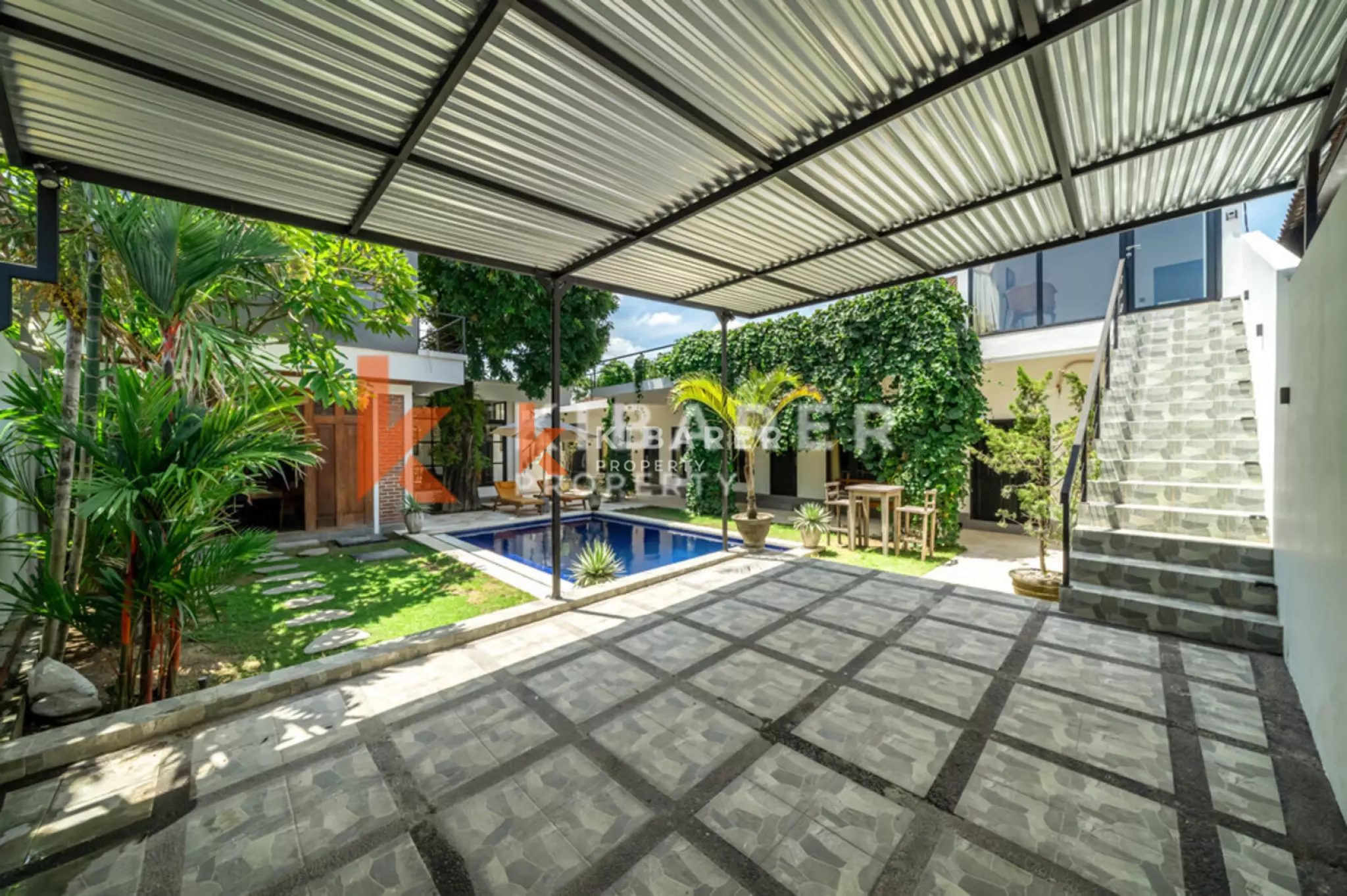 Koleksi Umalas - Vila Modern Lima Kamar Tidur dengan Ruang Kantor Pribadi