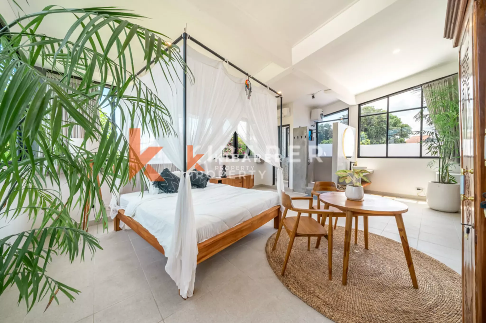 Koleksi Umalas - Vila Modern Lima Kamar Tidur dengan Ruang Kantor Pribadi