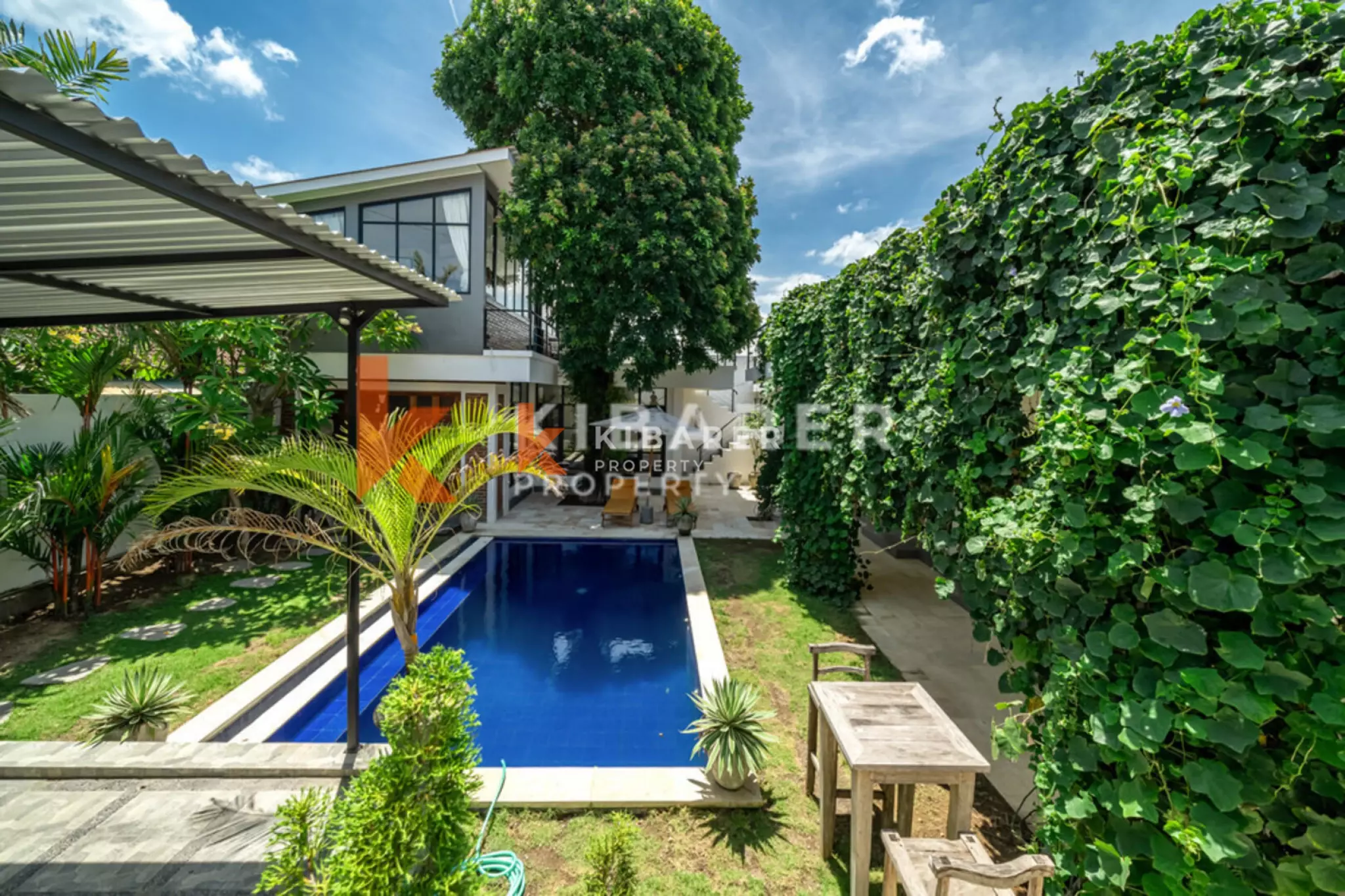 Koleksi Umalas - Vila Modern Lima Kamar Tidur dengan Ruang Kantor Pribadi