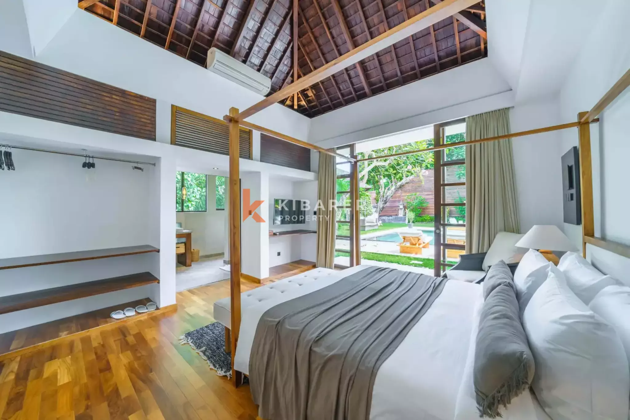 Vila Mewah Enam Kamar Tidur Berkelas di Umalas