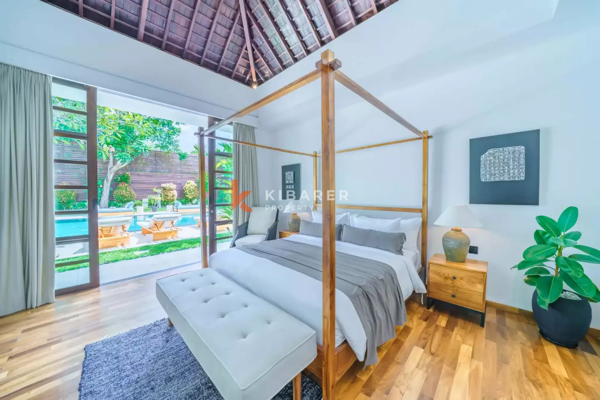 Vila Mewah Enam Kamar Tidur Berkelas di Umalas