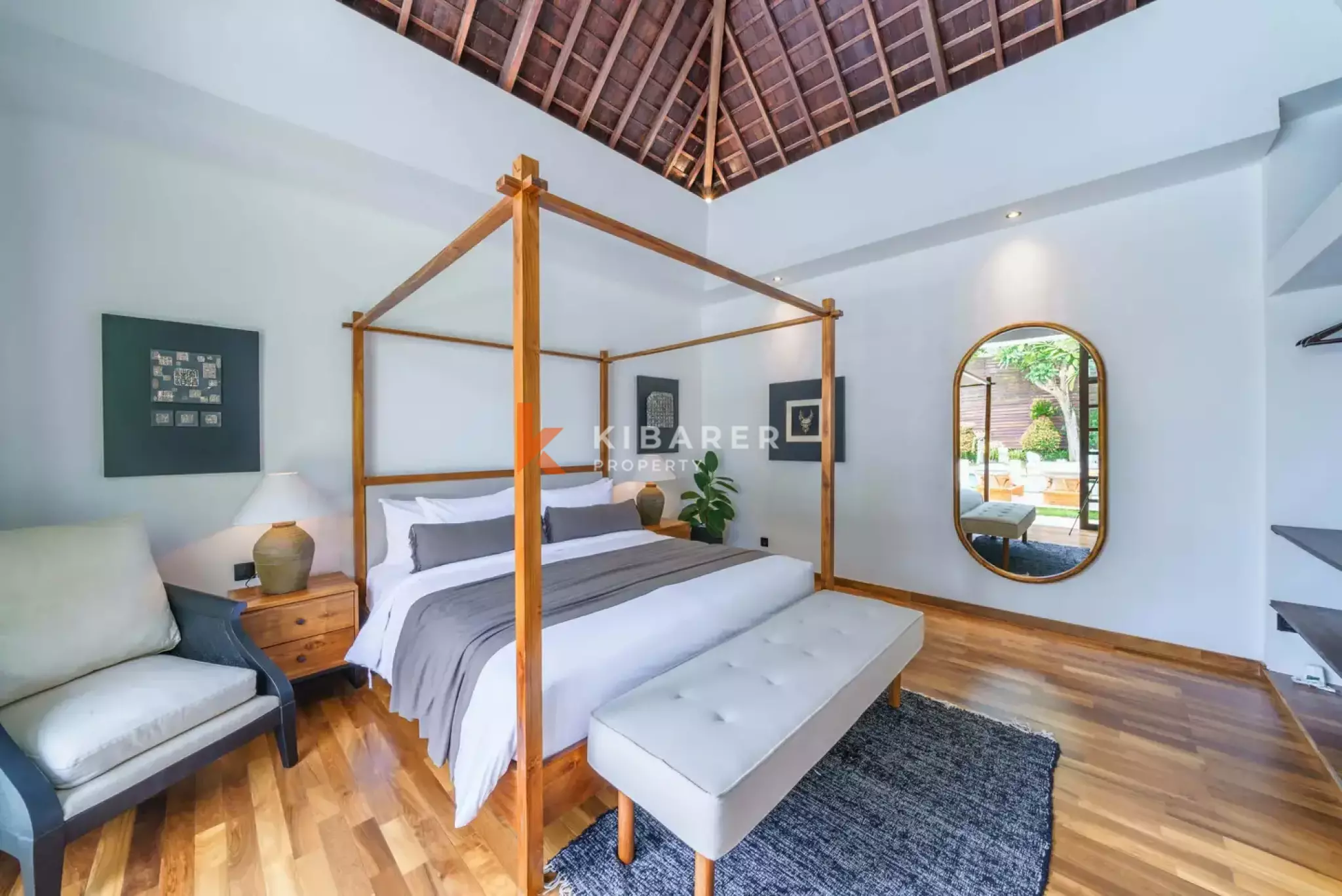 Vila Mewah Enam Kamar Tidur Berkelas di Umalas