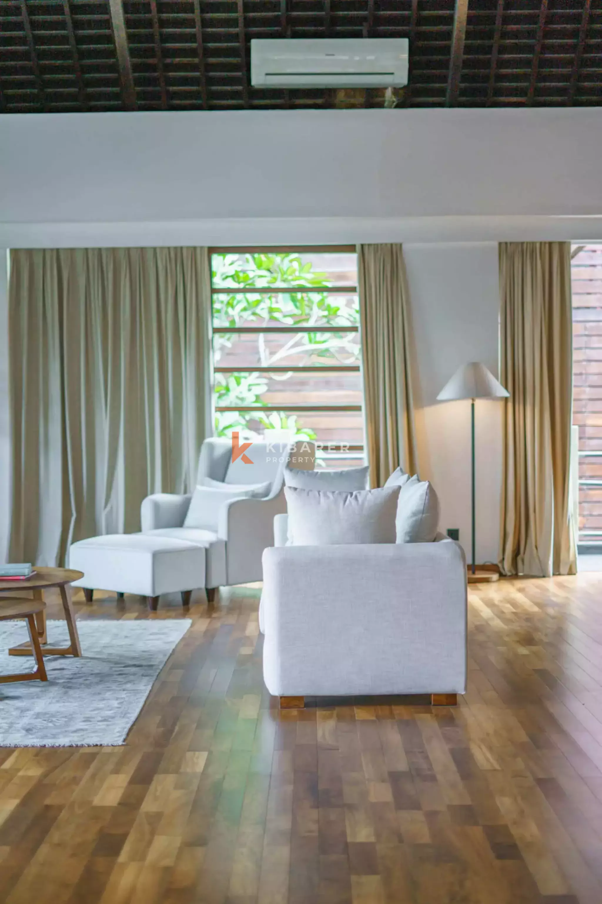 Vila Mewah Enam Kamar Tidur Berkelas di Umalas