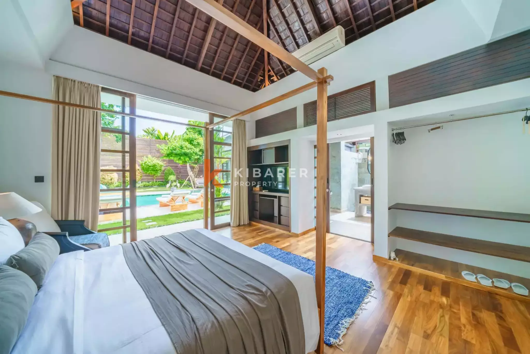 Vila Mewah Enam Kamar Tidur Berkelas di Umalas