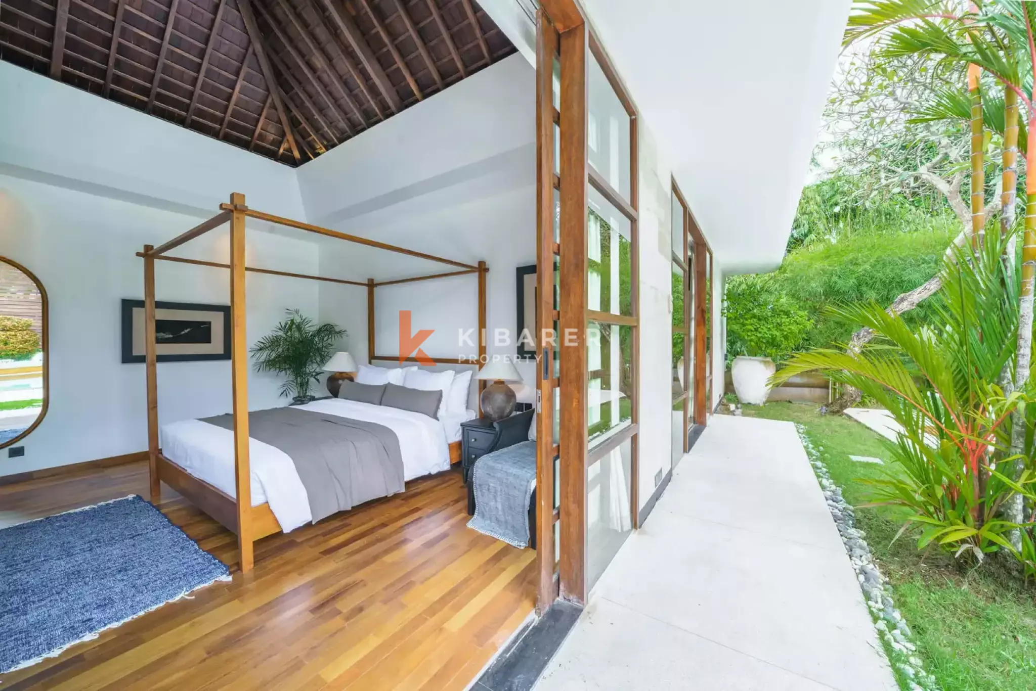 Vila Mewah Enam Kamar Tidur Berkelas di Umalas