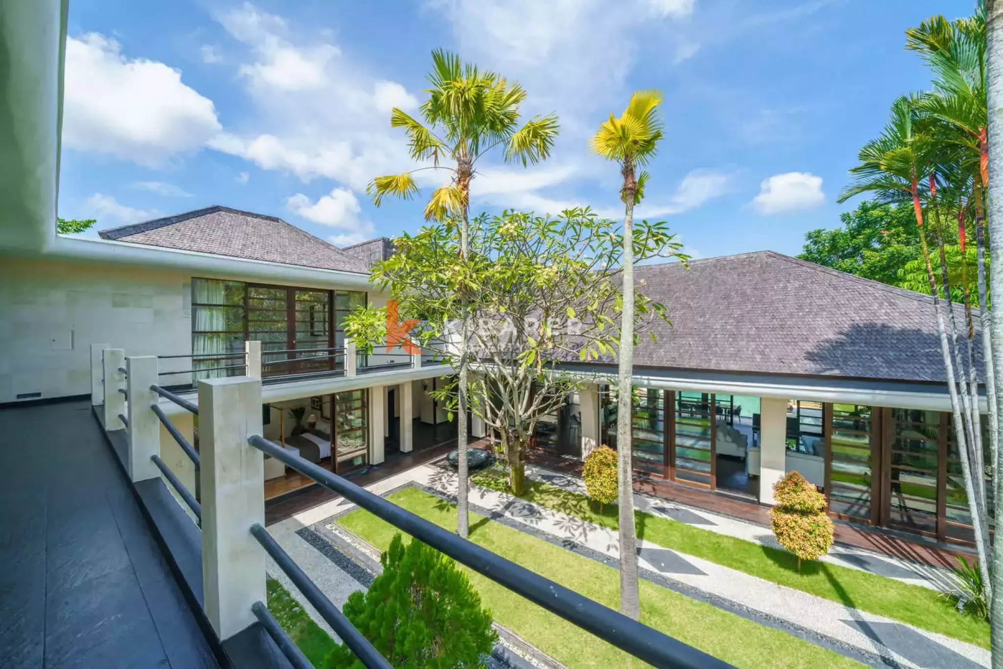 Vila Mewah Enam Kamar Tidur Berkelas di Umalas