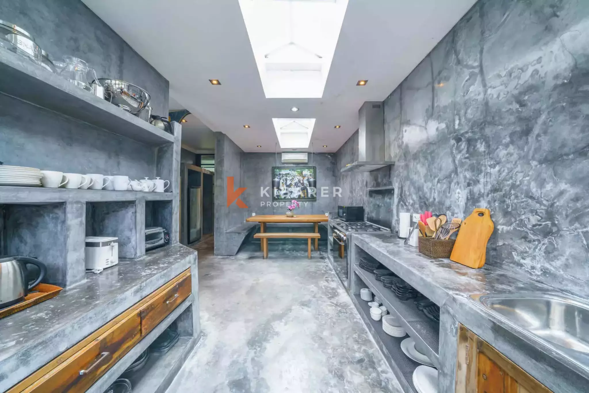 Vila Mewah Enam Kamar Tidur Berkelas di Umalas