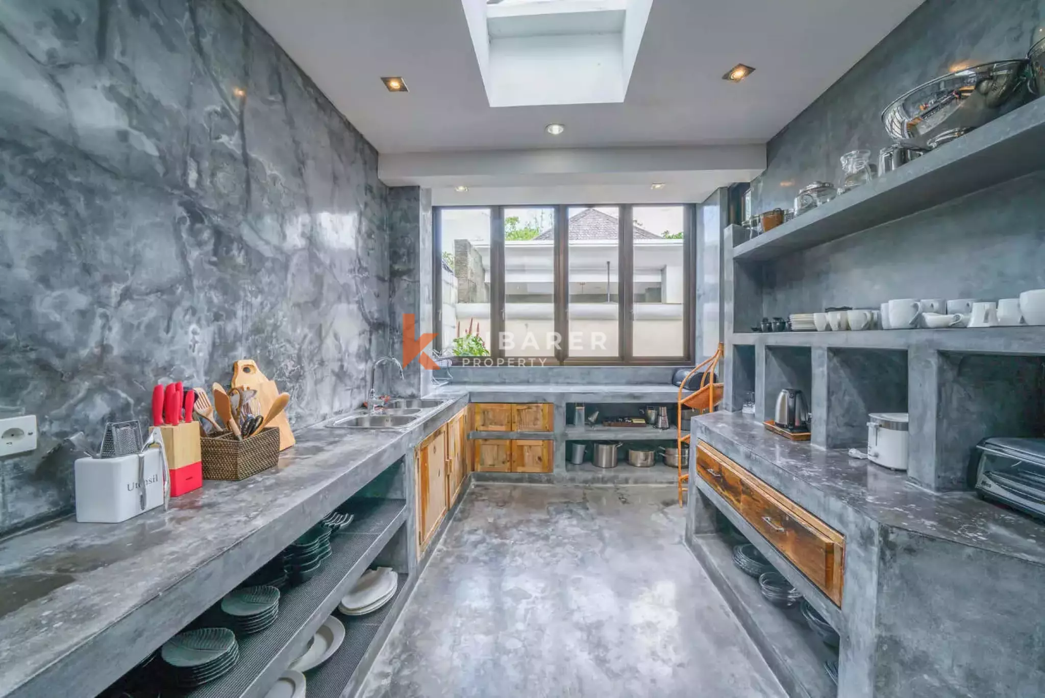 Vila Mewah Enam Kamar Tidur Berkelas di Umalas