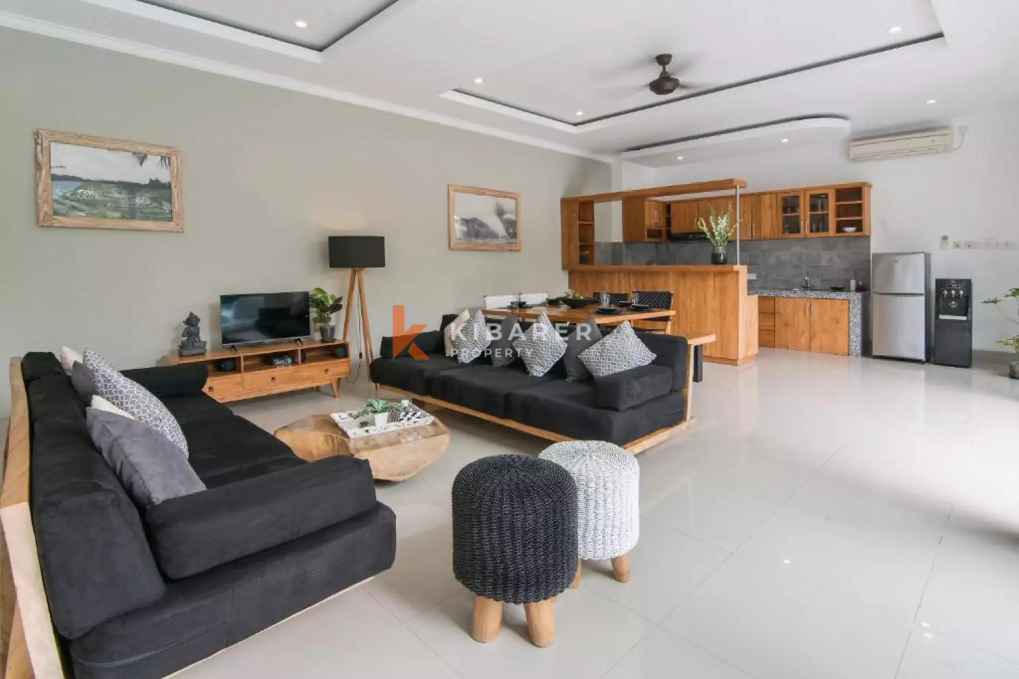 Prime Three-Bedroom Villa in Berawa Walking Distance to The Beach