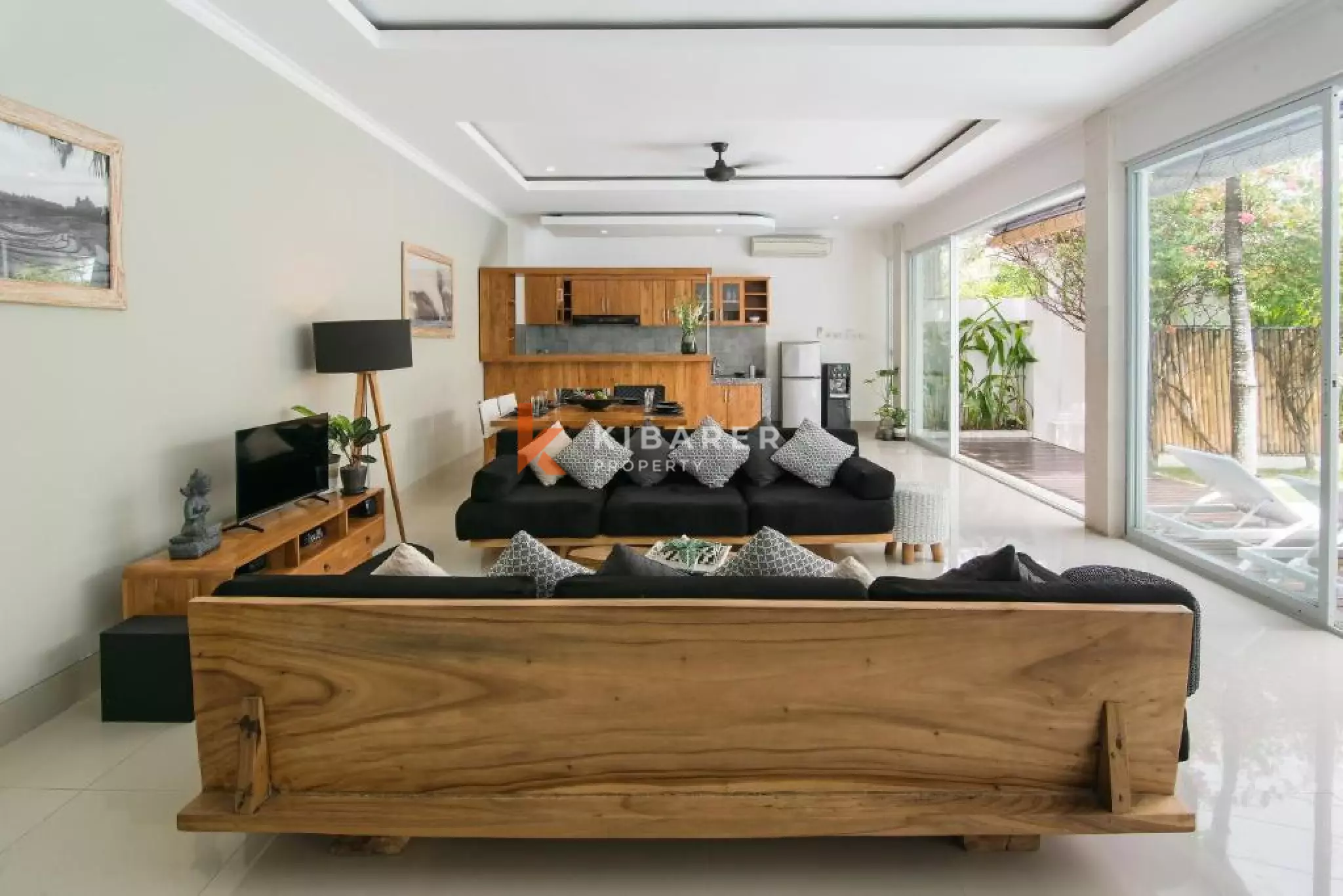 Prime Three-Bedroom Villa in Berawa Walking Distance to The Beach