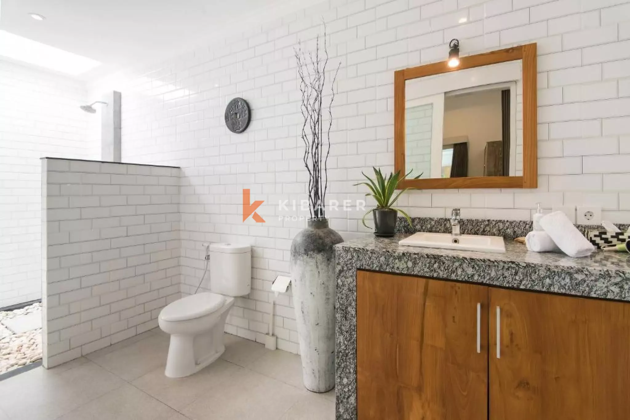 Prime Three-Bedroom Villa in Berawa Walking Distance to The Beach