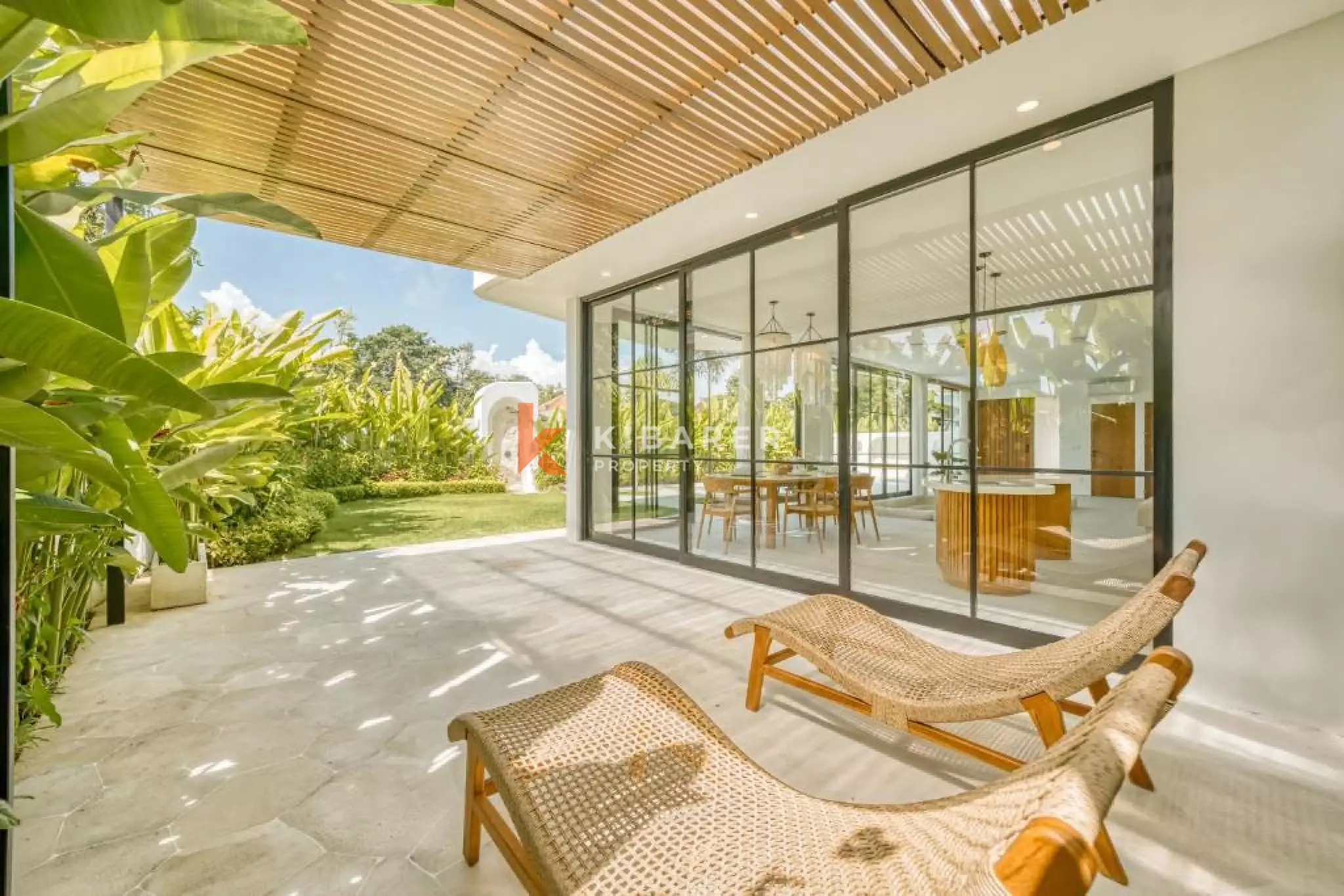 Modern Mediterranean Three-Bedroom Villa with Multifunctional Room in Pecatu (spcial price)