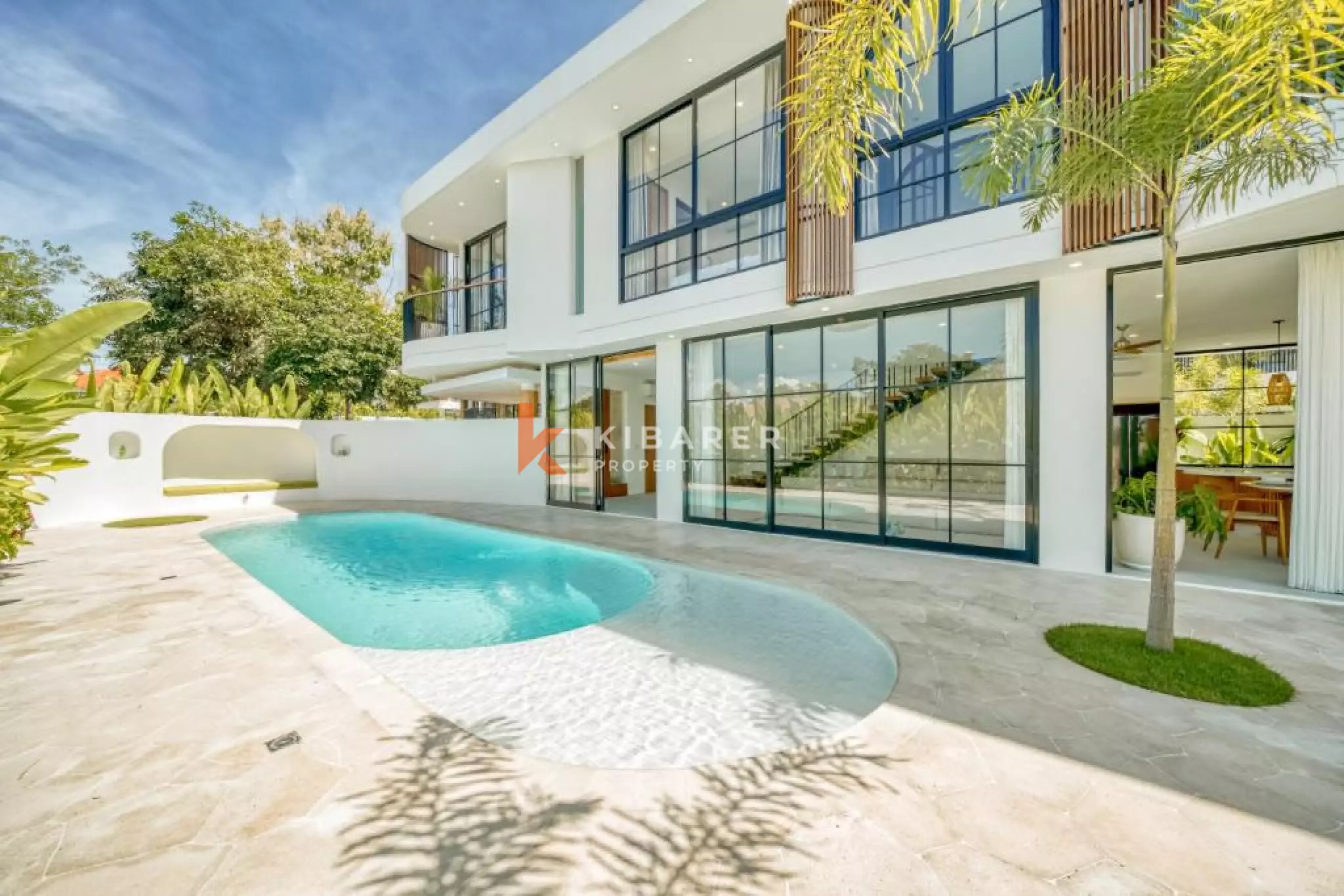 Modern Mediterranean Three-Bedroom Villa with Multifunctional Room in Pecatu (spcial price)