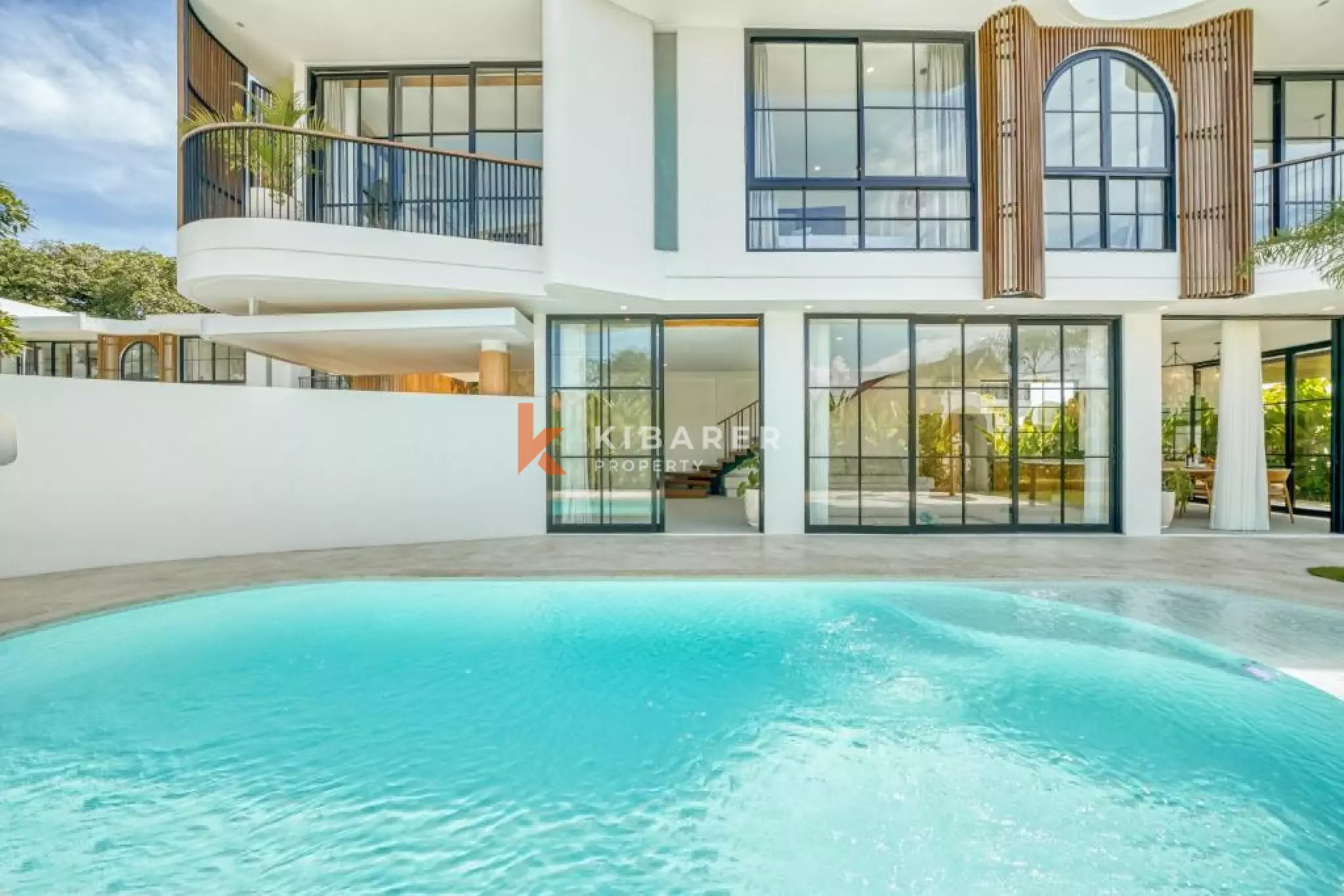 Modern Mediterranean Three-Bedroom Villa with Multifunctional Room in Pecatu (spcial price)