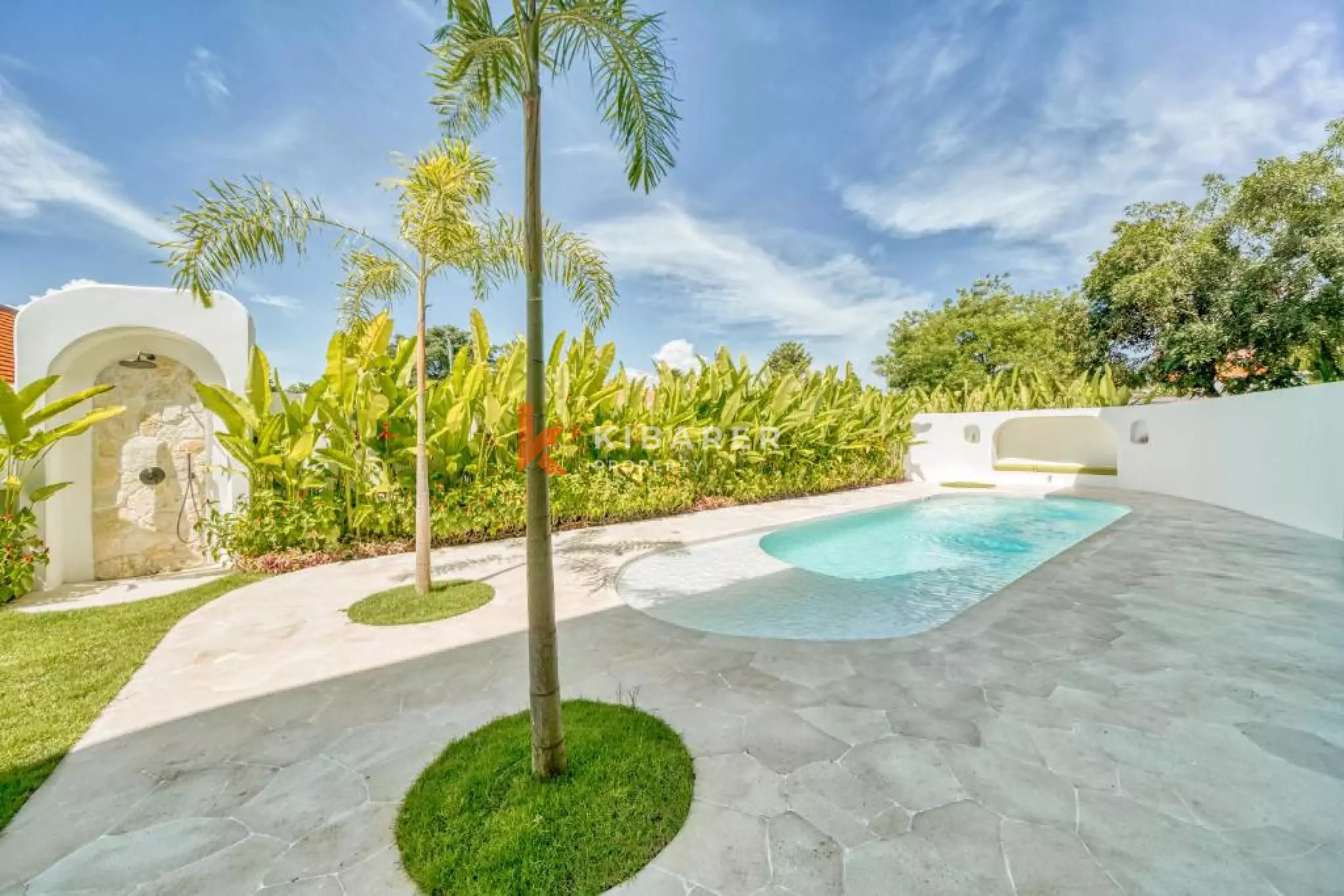 Modern Mediterranean Three-Bedroom Villa with Multifunctional Room in Pecatu (spcial price)