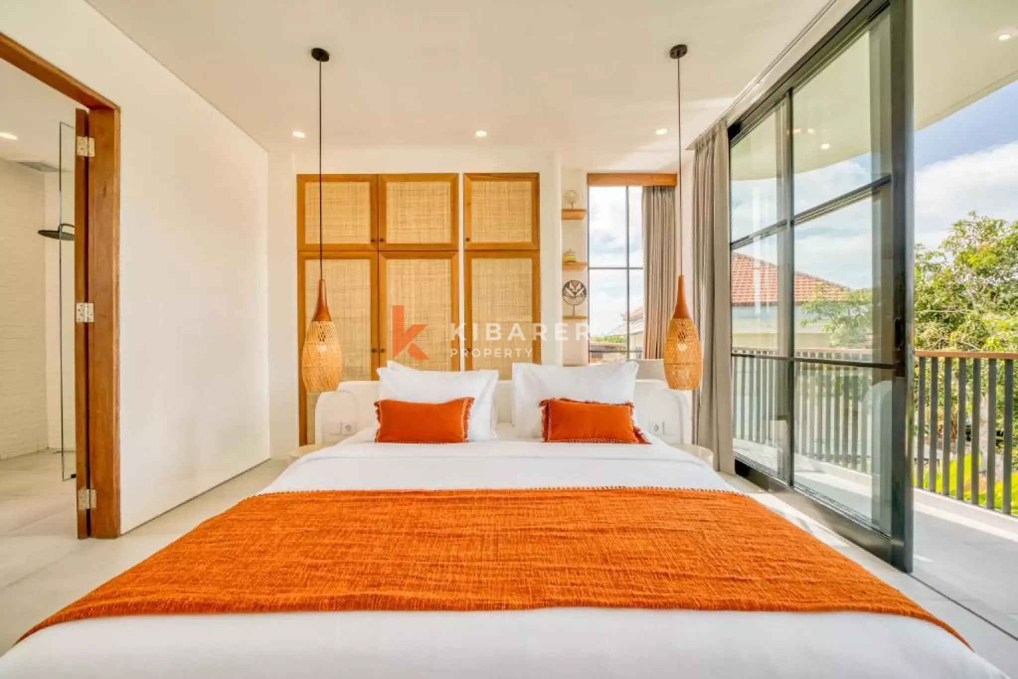 Modern Mediterranean Three-Bedroom Villa with Multifunctional Room in Pecatu (spcial price)