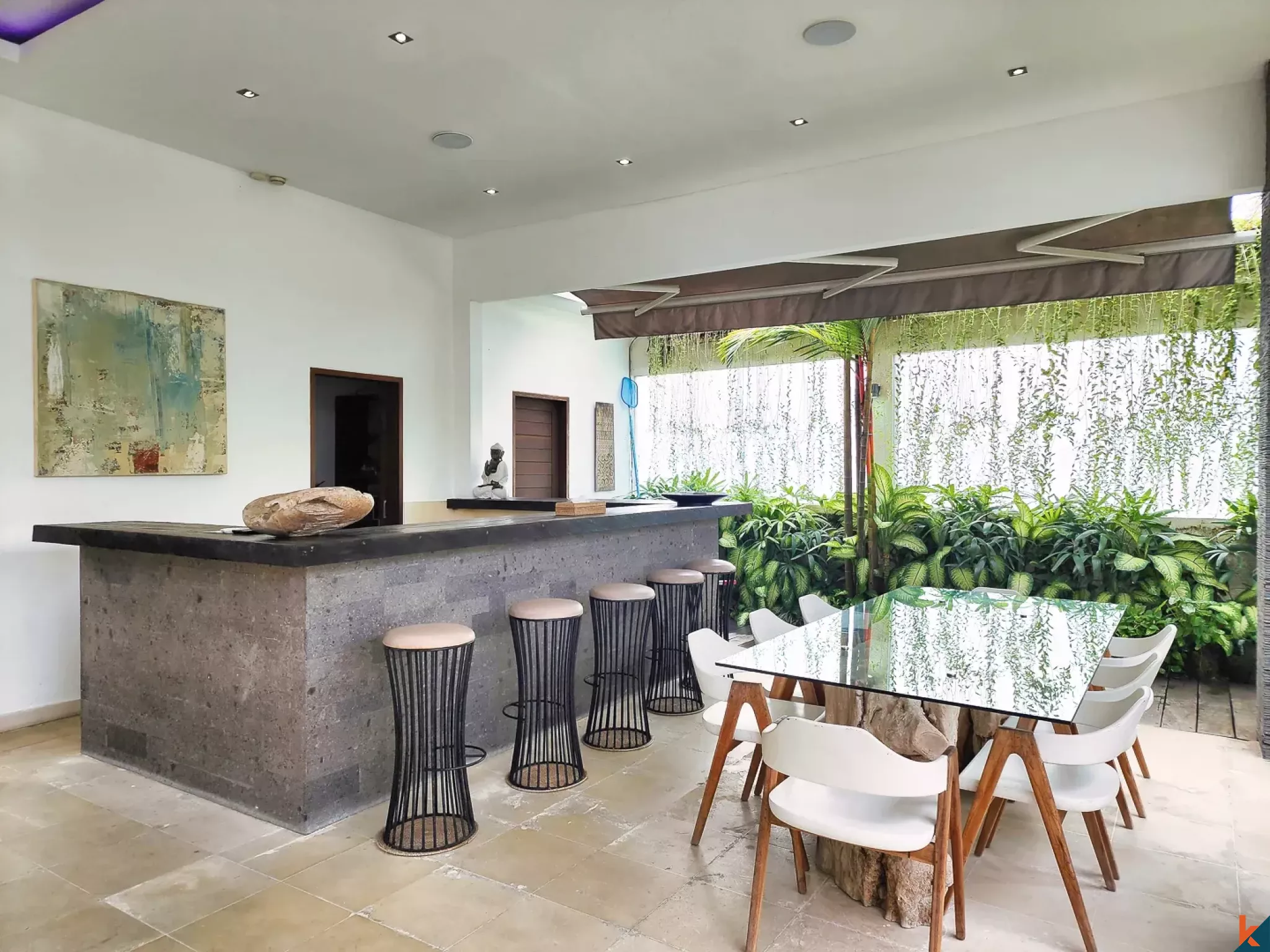 Charming Three Bedrooms Modern Villa for Lease in Seminyak