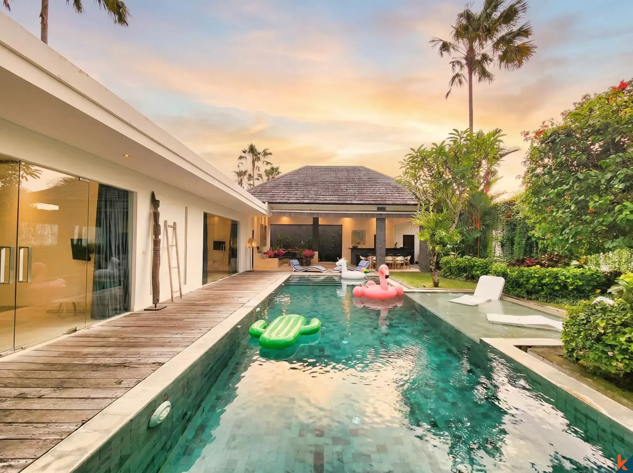Charming Three Bedrooms Modern Villa for Lease in Seminyak