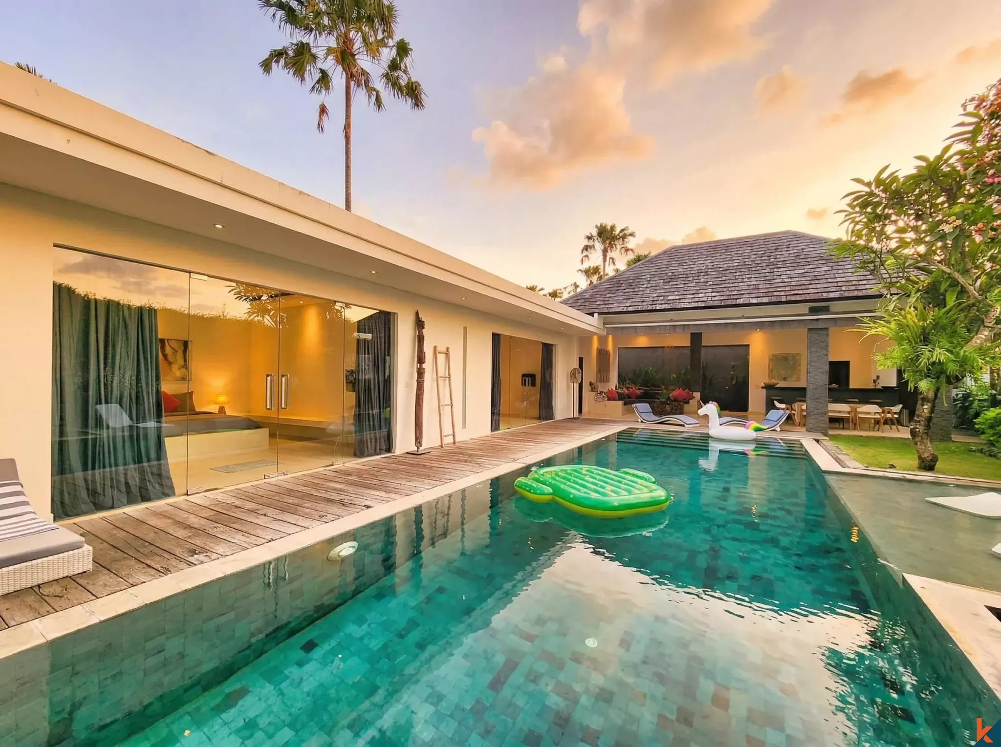 Charming Three Bedrooms Modern Villa for Lease in Seminyak