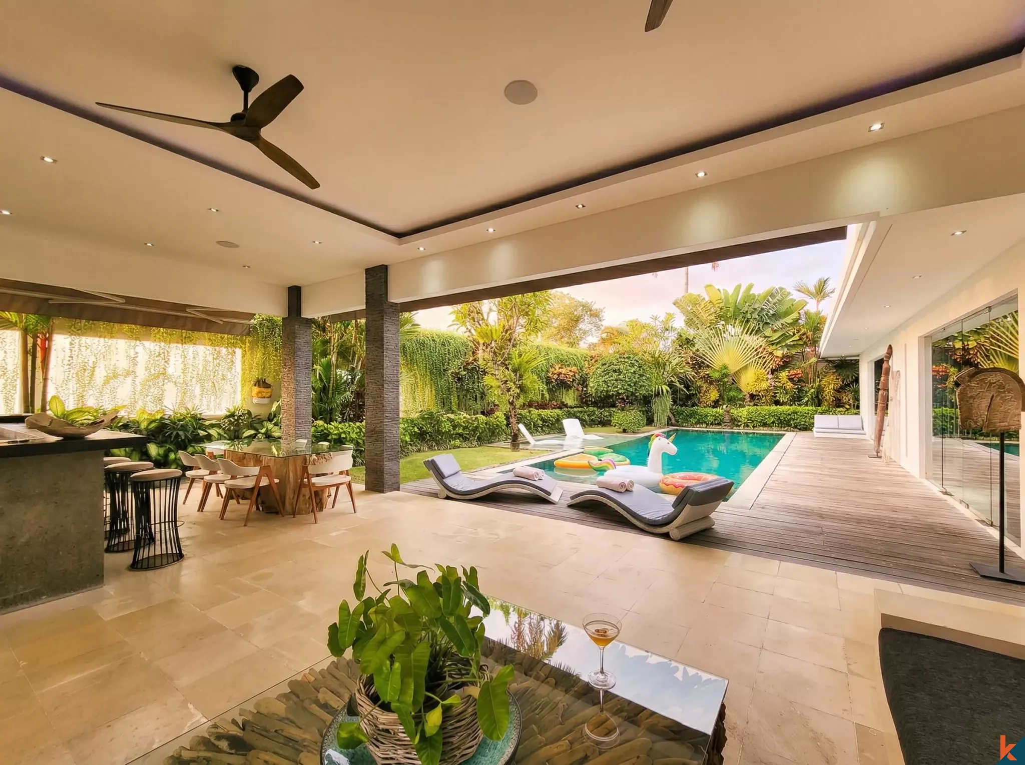 Charming Three Bedrooms Modern Villa for Lease in Seminyak