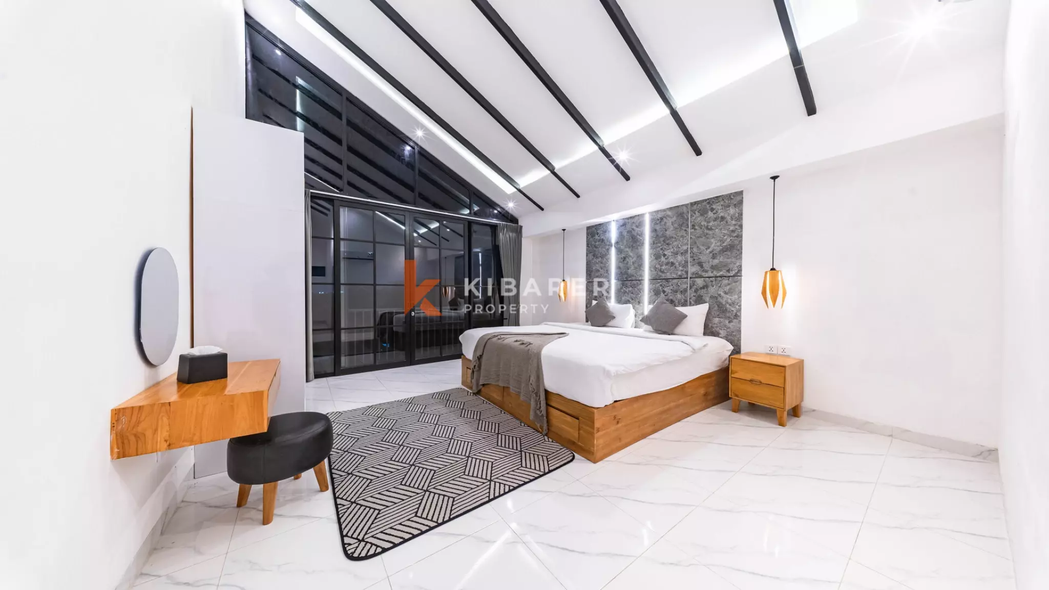 Vila Minimalis Elegan Tiga Kamar Tidur dengan Kolam Renang Pribadi di Seminyak