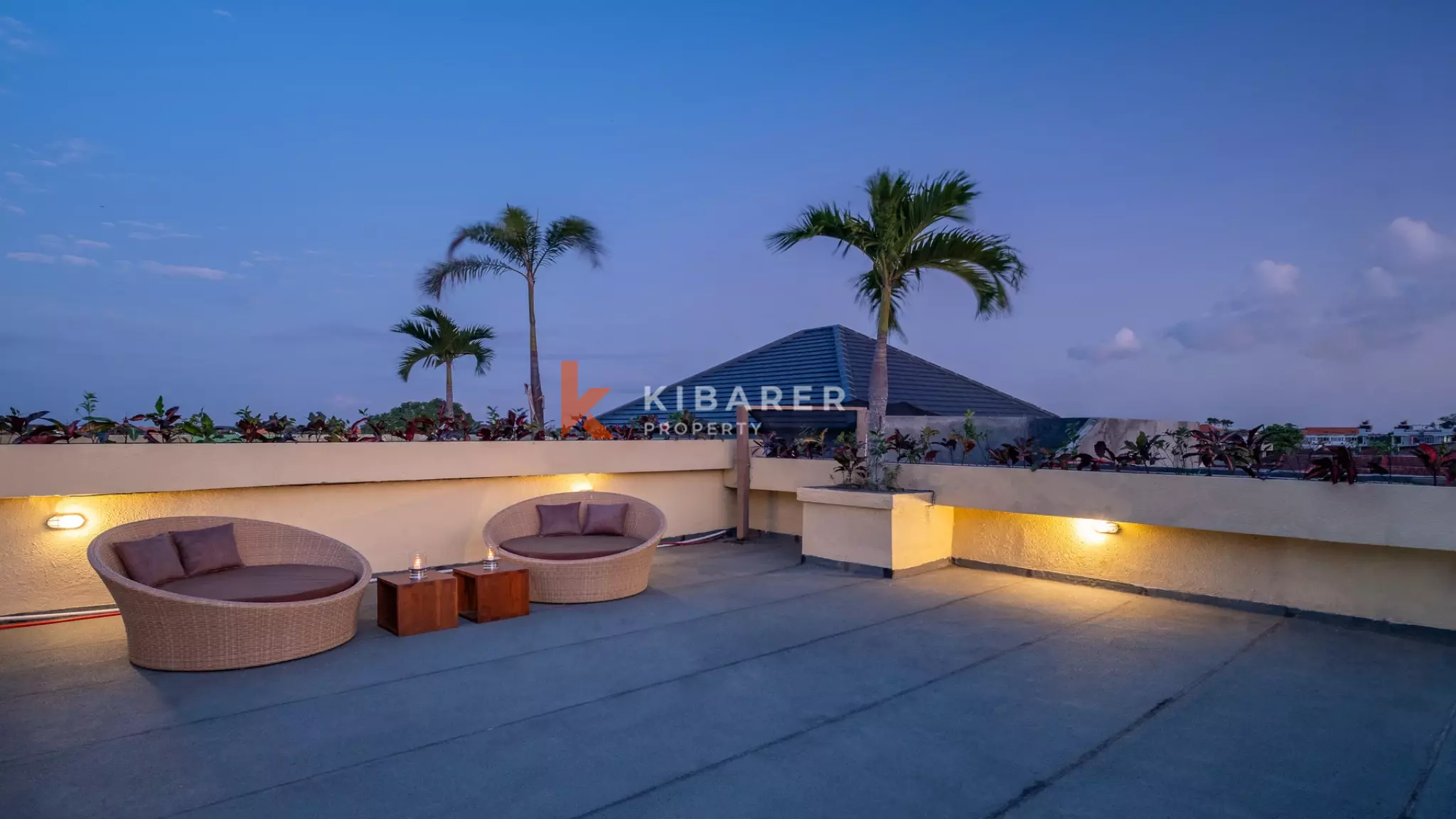 Vila Dua Kamar Tidur Bergaya Bali Abadi dengan Ruang Tamu Tertutup di Kerobokan