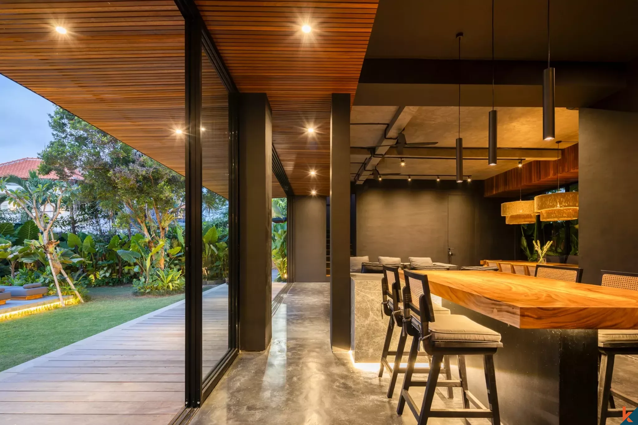 Luxury Four Bedroom Villa for Lease with Rice Field Views in Canggu