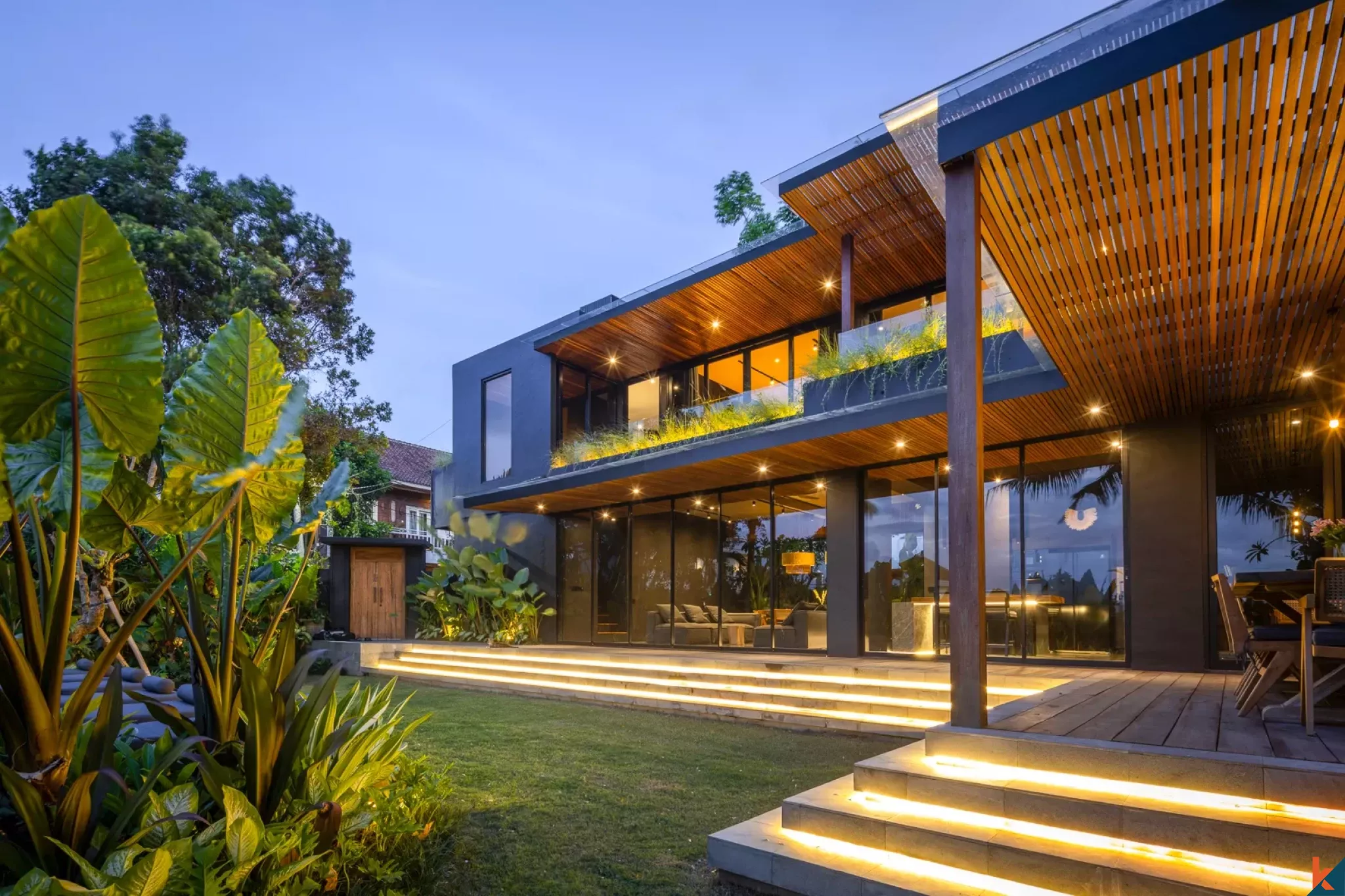 Luxury Four Bedroom Villa for Lease with Rice Field Views in Canggu