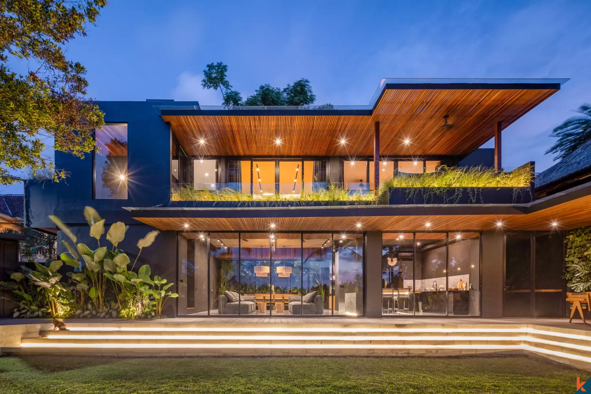 Luxury Four Bedroom Villa for Lease with Rice Field Views in Canggu