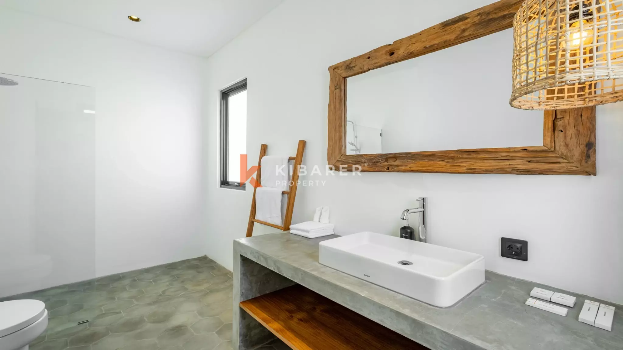 Elegant Tropical Two-Bedroom Pool Villa in Prime Canggu