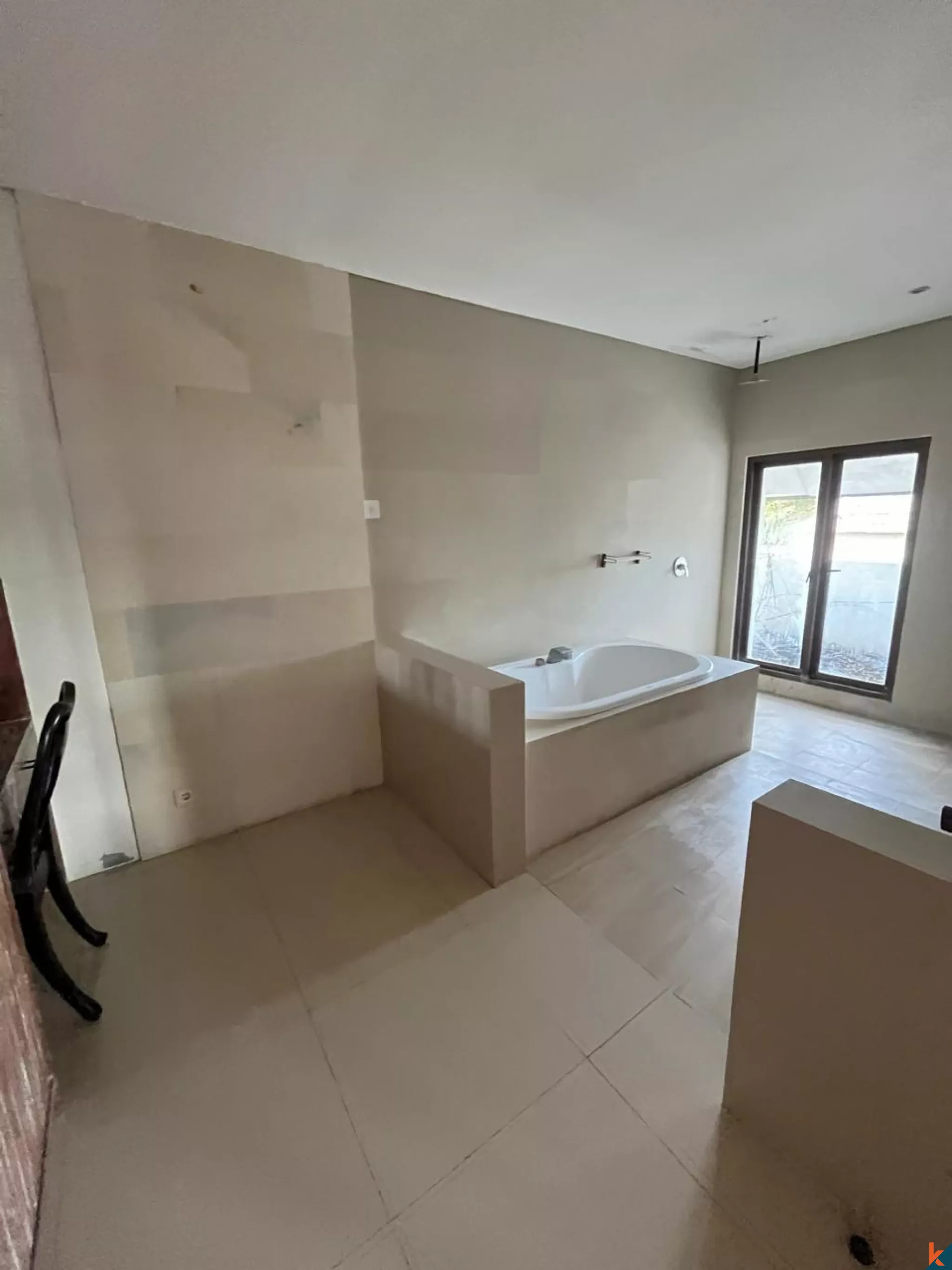 Oase Modern 4 Kamar Tidur di Jantung Seminyak