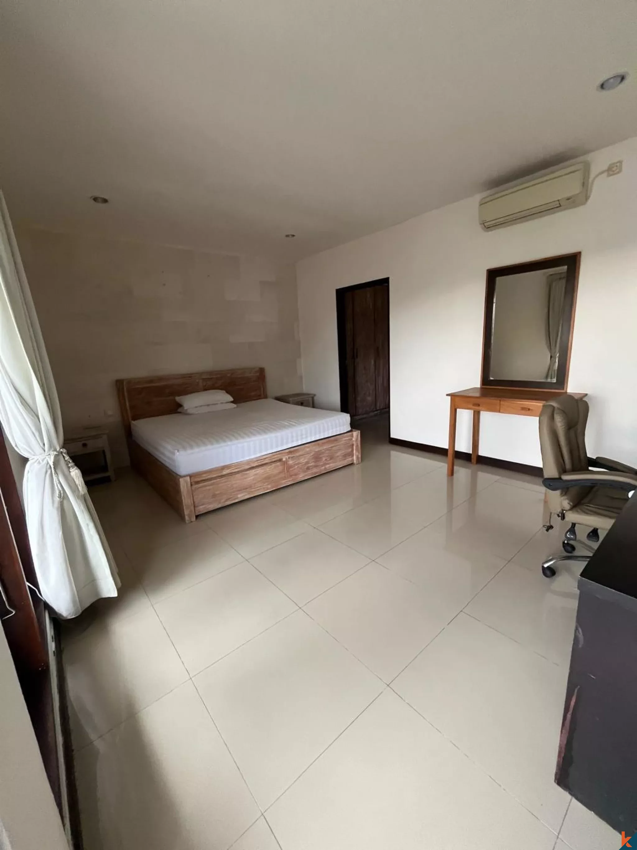 Oase Modern 4 Kamar Tidur di Jantung Seminyak