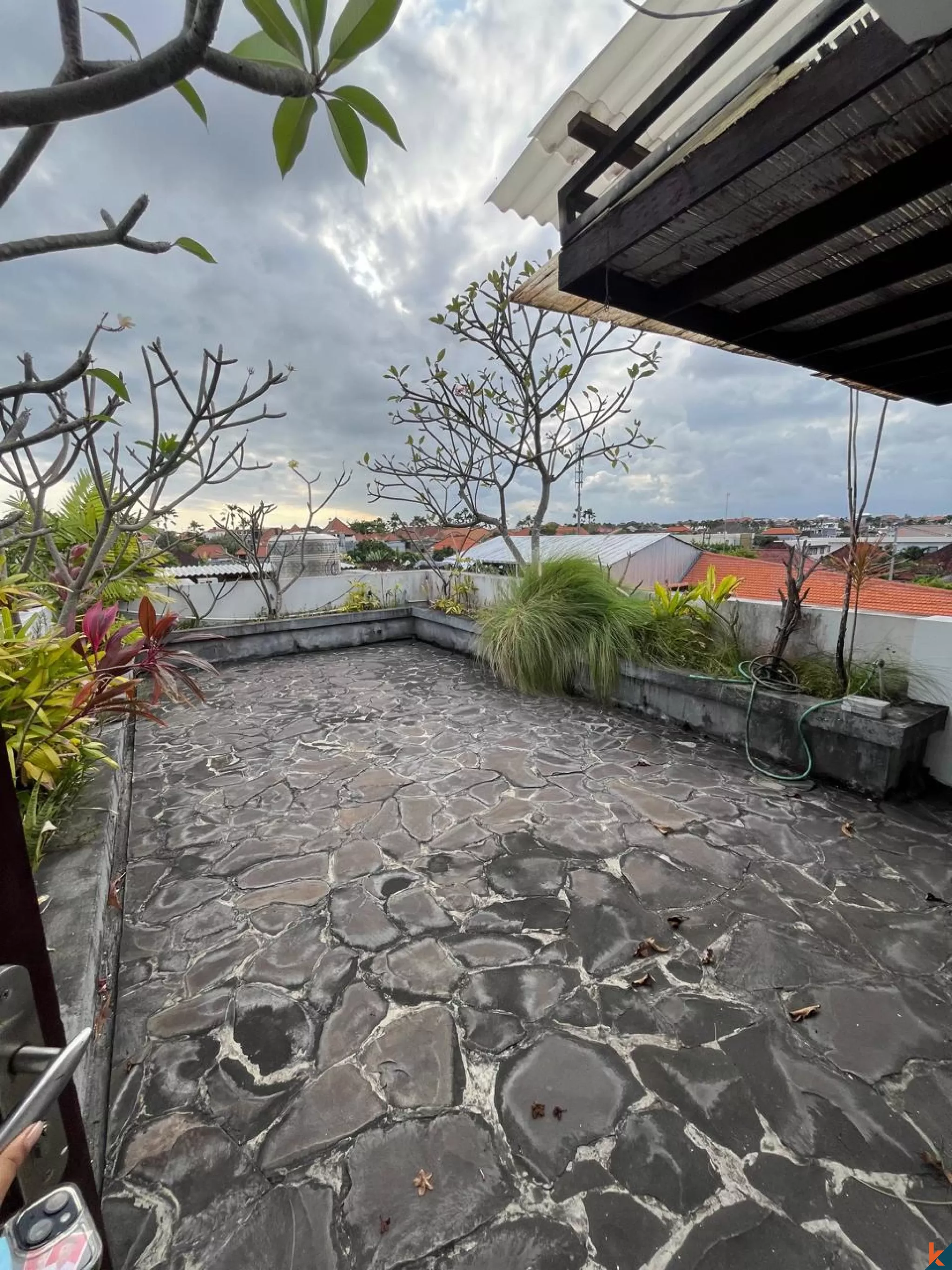 Oase Modern 4 Kamar Tidur di Jantung Seminyak