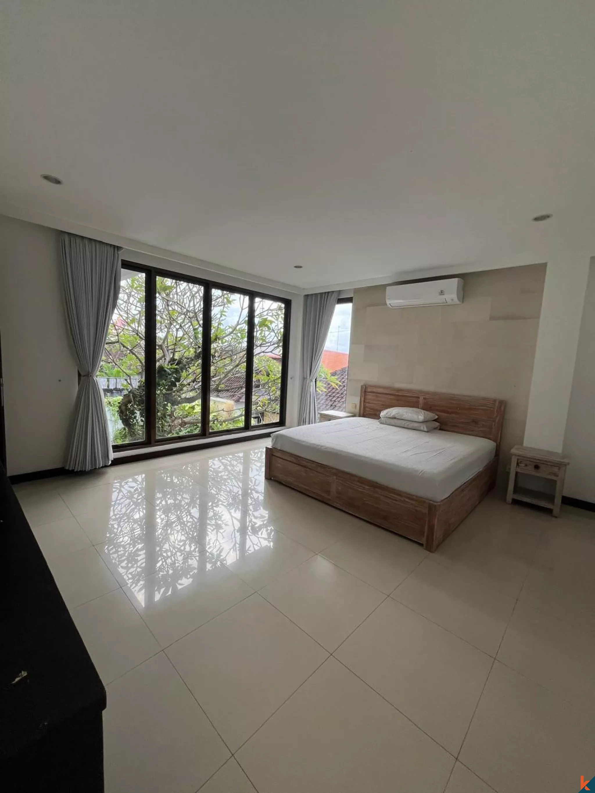 Oase Modern 4 Kamar Tidur di Jantung Seminyak