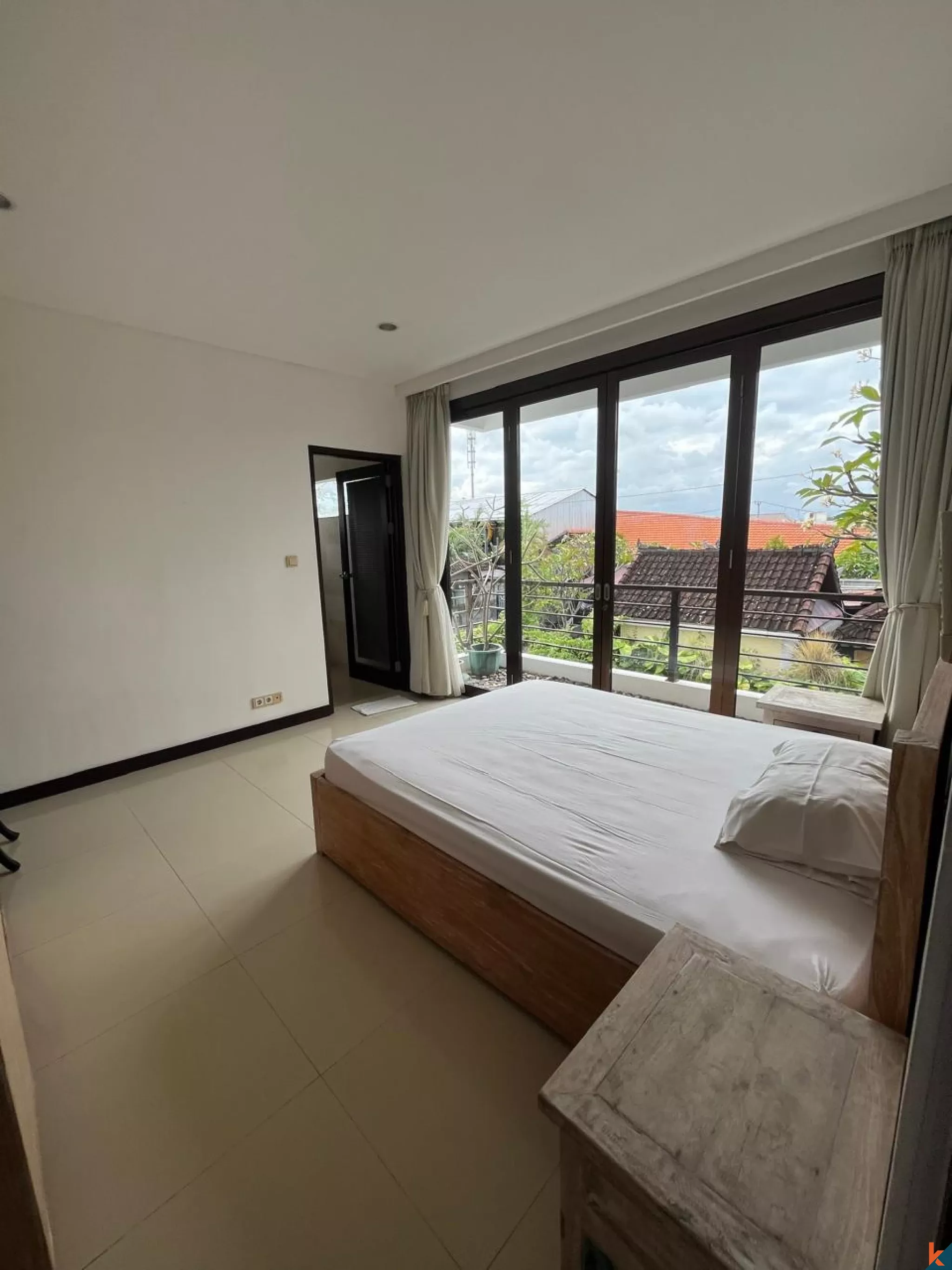 Oase Modern 4 Kamar Tidur di Jantung Seminyak