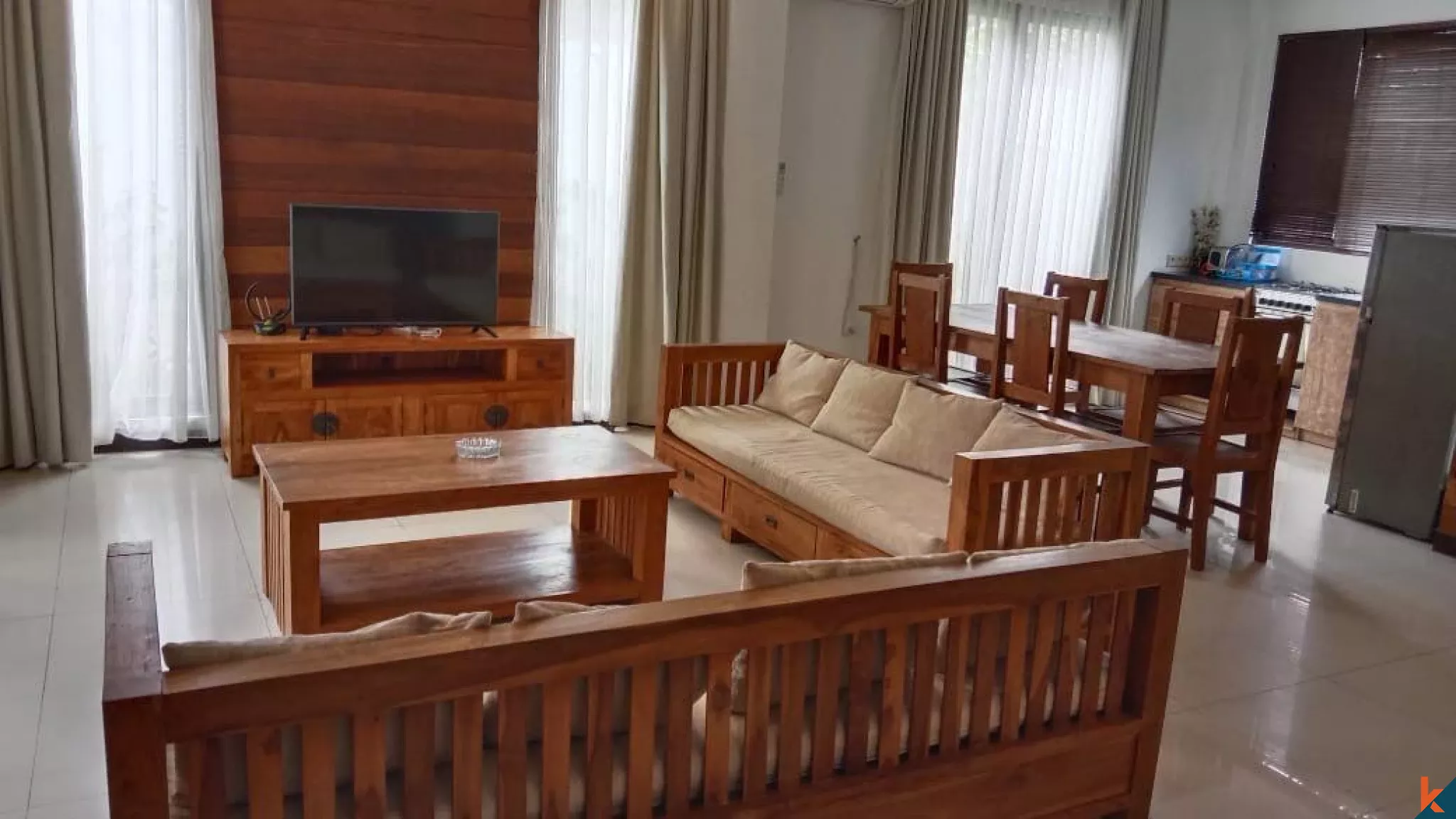 Oase Modern 4 Kamar Tidur di Jantung Seminyak