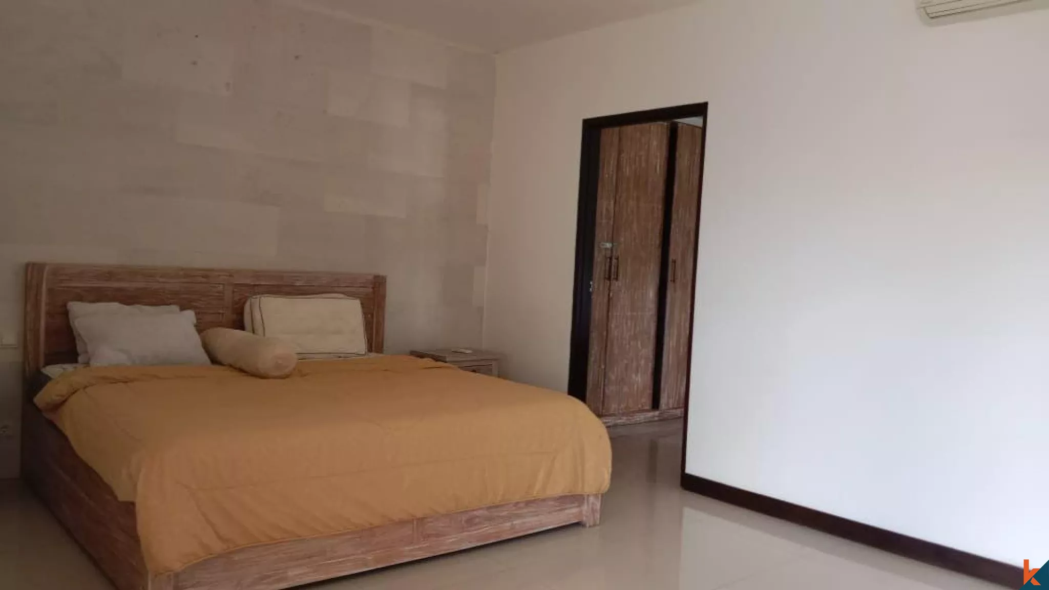 Oase Modern 4 Kamar Tidur di Jantung Seminyak