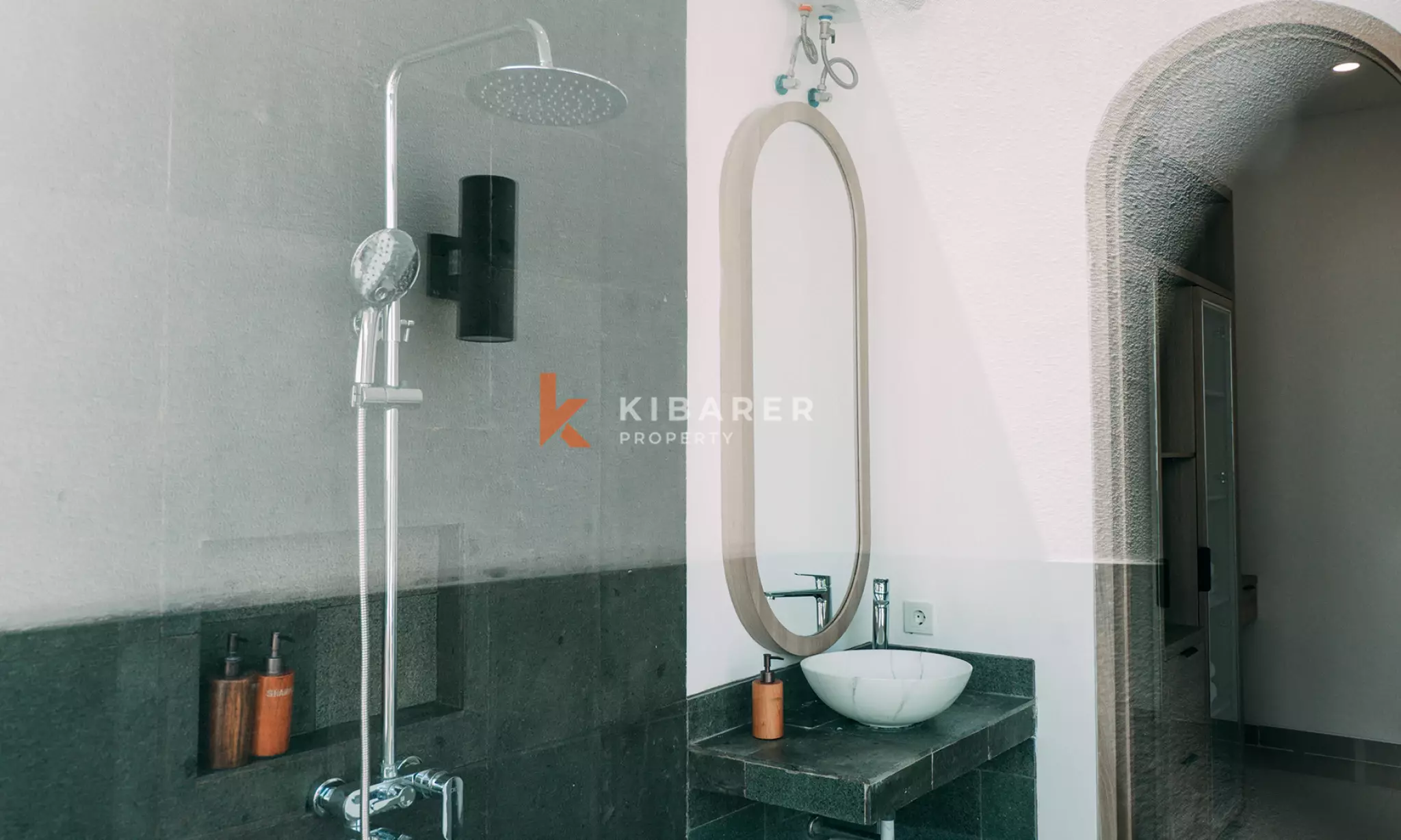 Stylish Two Bedroom Retreat with Jacuzzi in Nyanyi (Available on 20th April 2026)