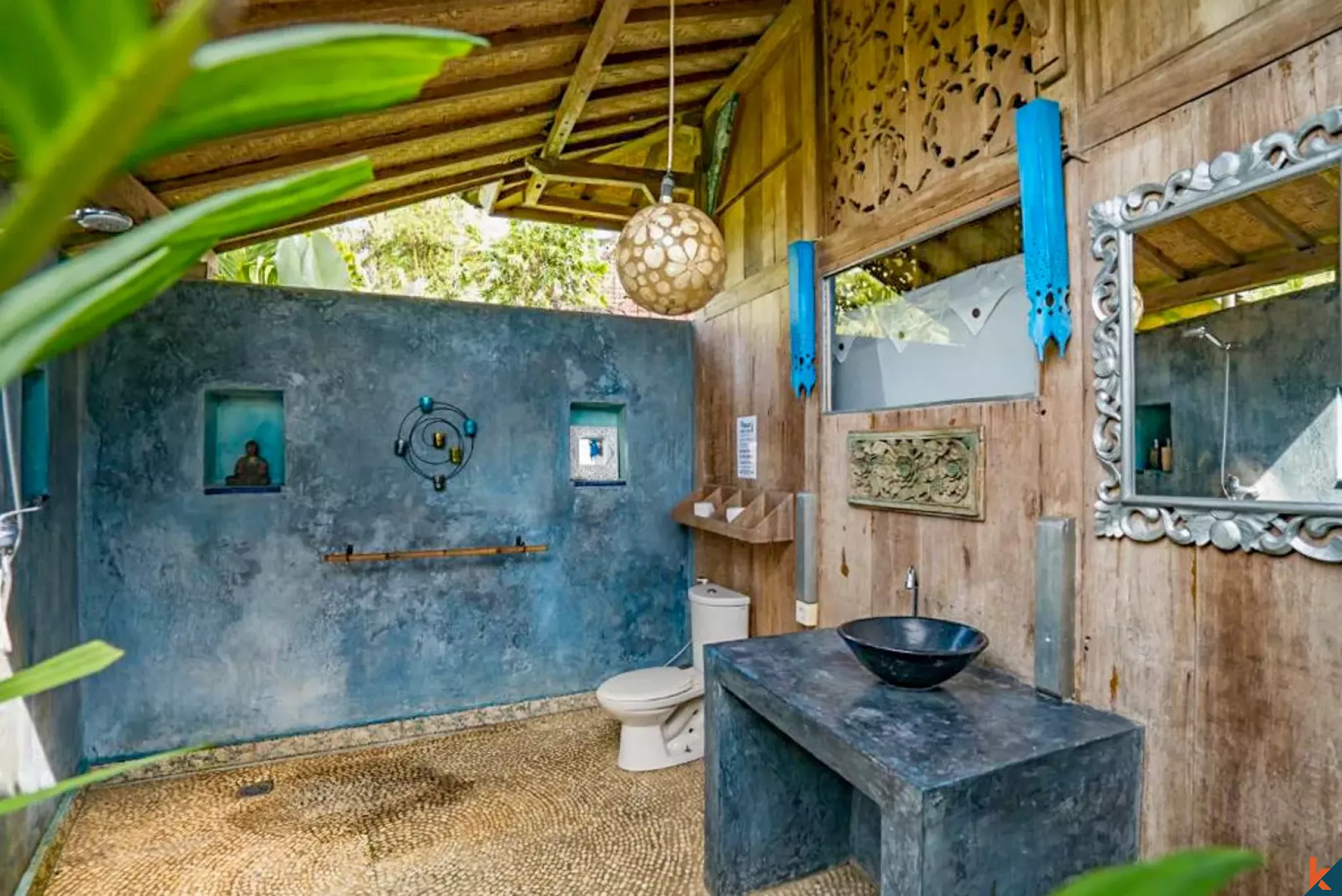 Amazing Seven Bedroom Leasehold Real Estate with Endless Rice Field Views in Ubud