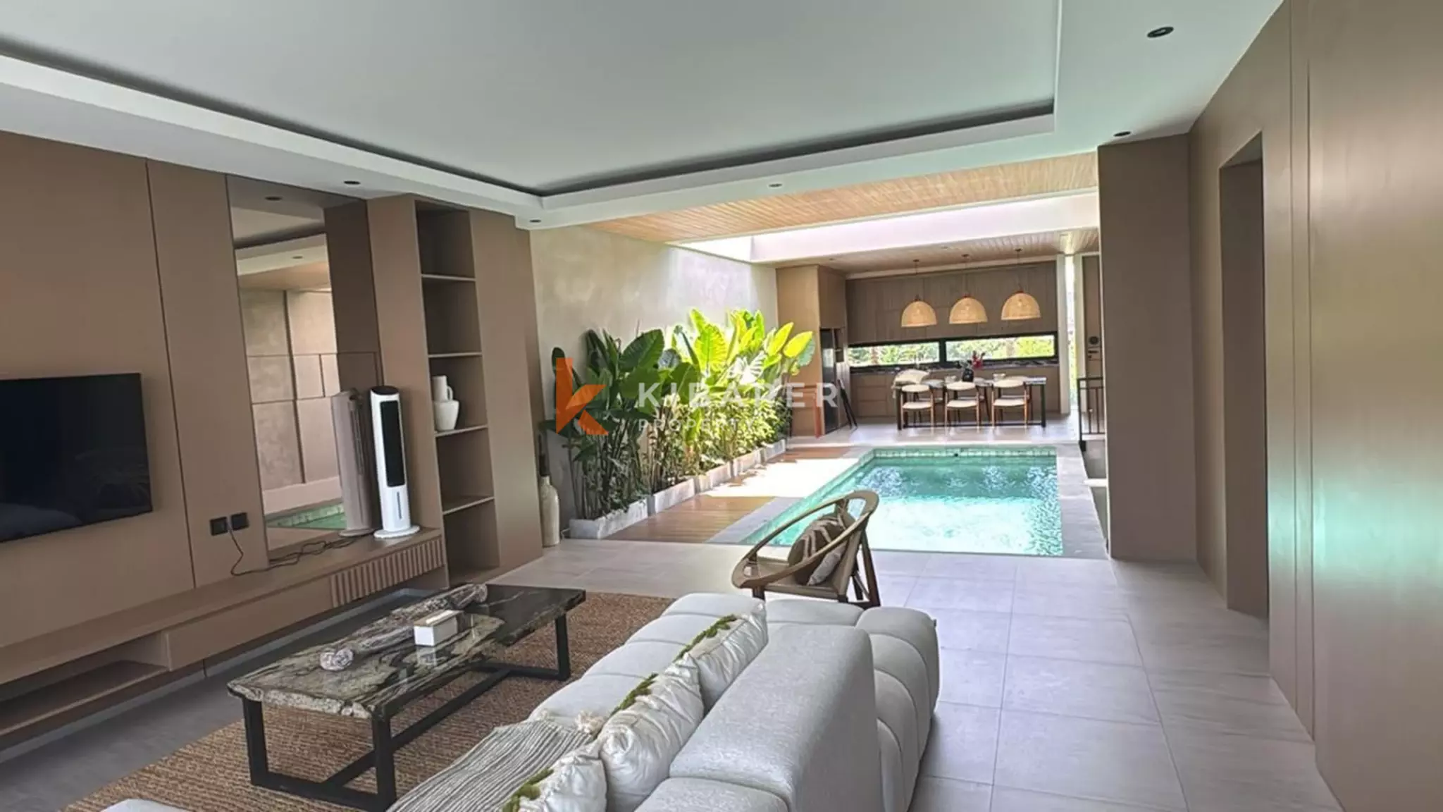 Vila Tiga Kamar Tidur yang Menawan dengan Ruang Terbuka di Canggu