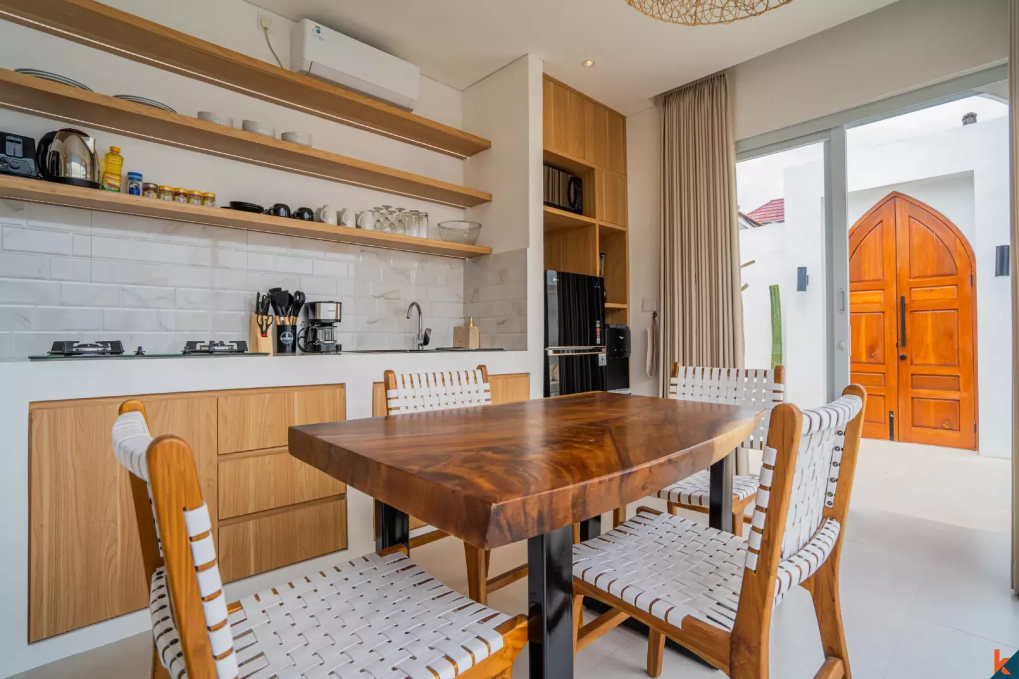 Villa Satu Kamar Tidur Potensi Tinggi Off-Plan untuk Disewakan di Kerobokan - Semer