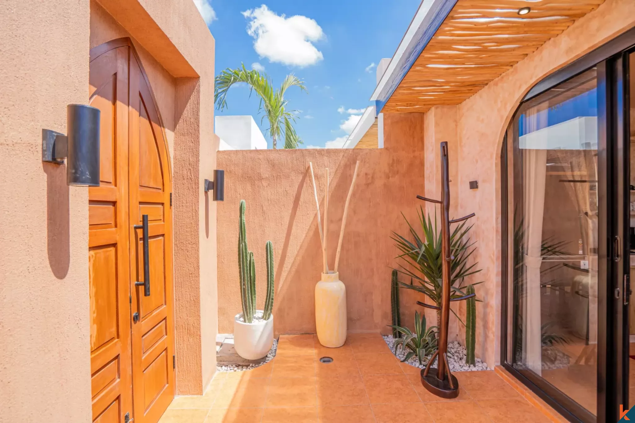 Investissement intelligent : villa d’une chambre en bail (leasehold) sur plan à Kerobokan – Semer