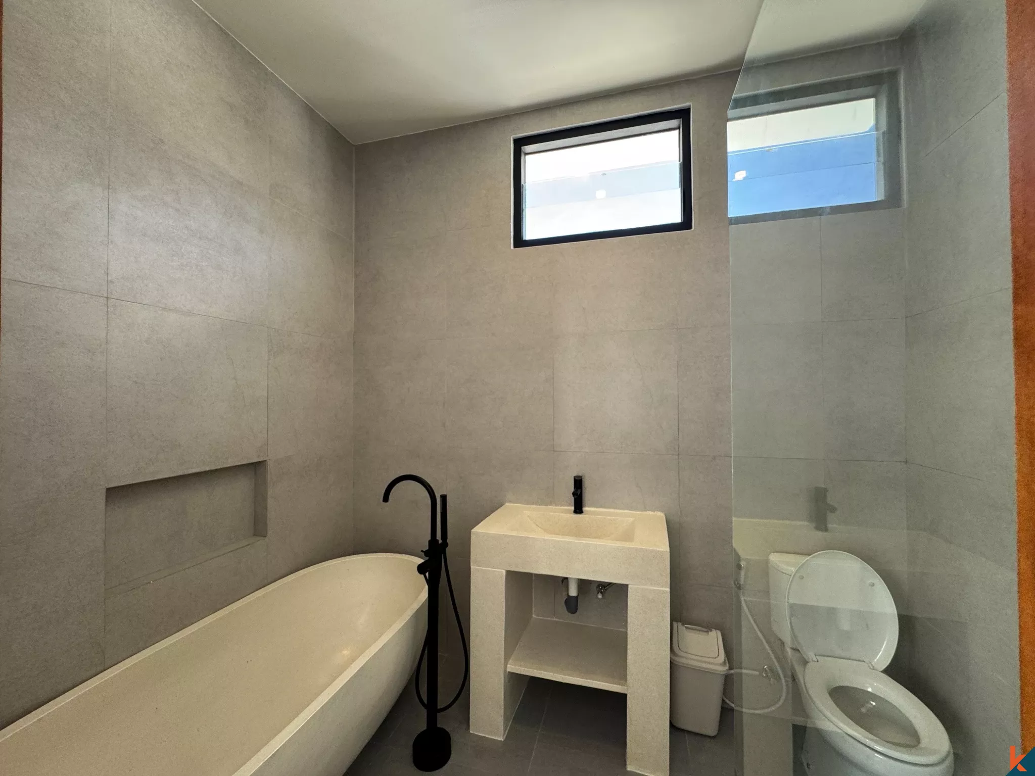 Villa moderne de trois chambres avec piscine à Ungasan