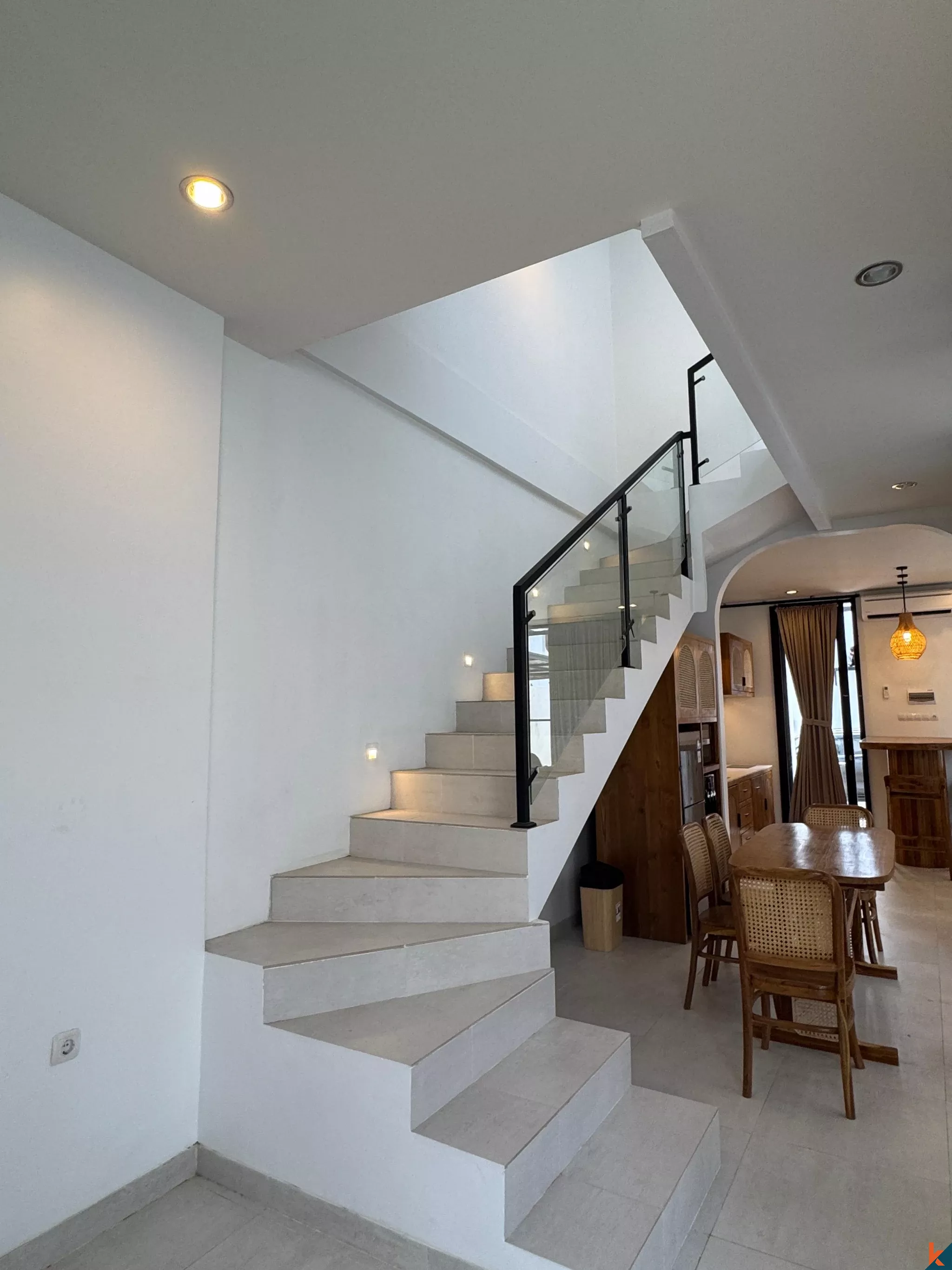 Villa moderne de trois chambres avec piscine à Ungasan