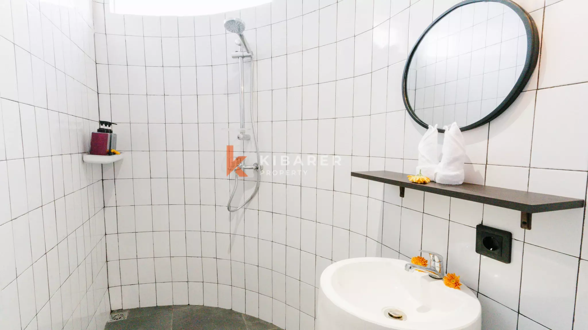 Modern Two-Bedroom Retreat with Sunlit Indoor Pool in Pecatu