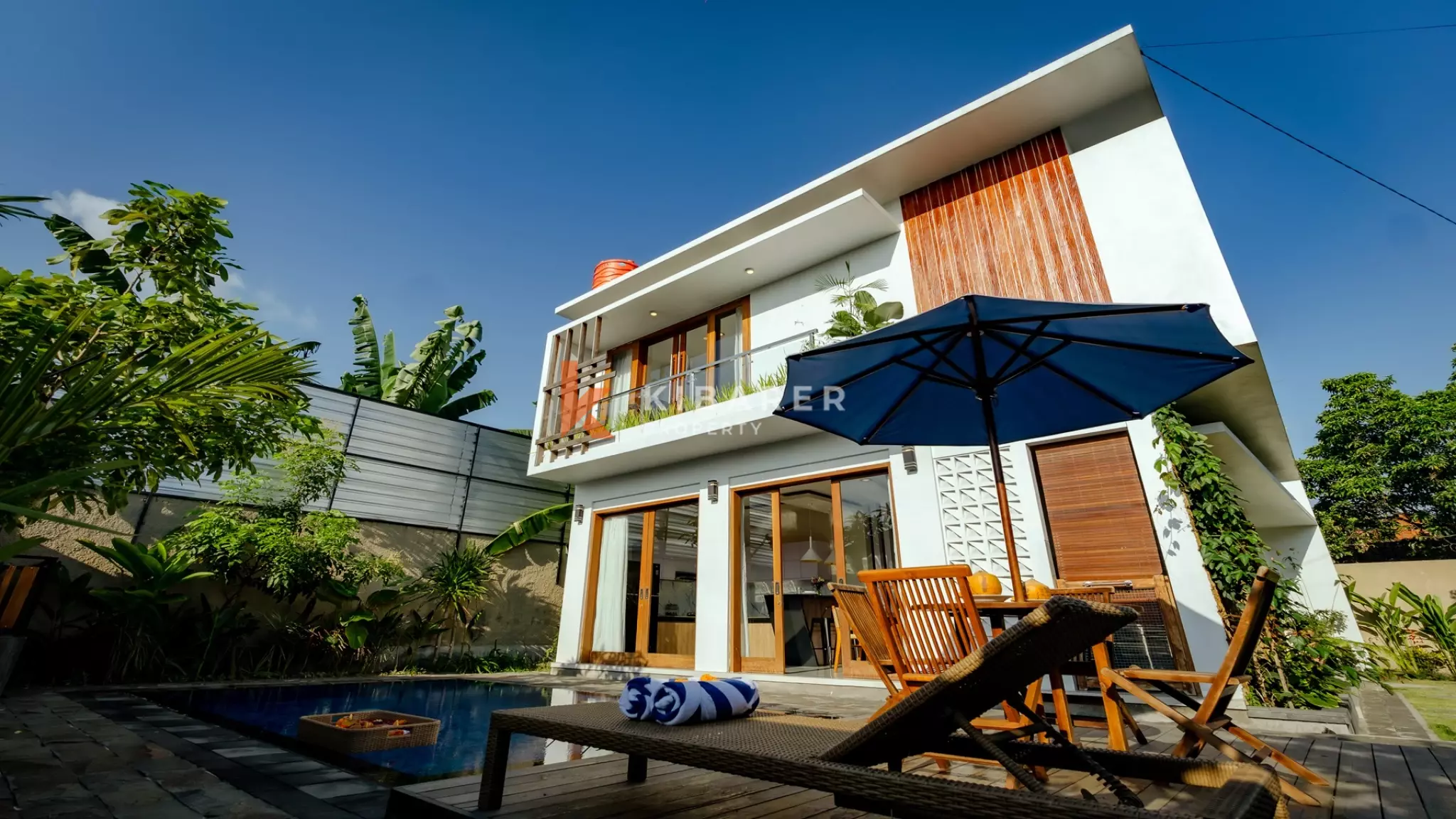 Charming Four-Bedroom Family Escape with Tropical Garden in Abiansemal