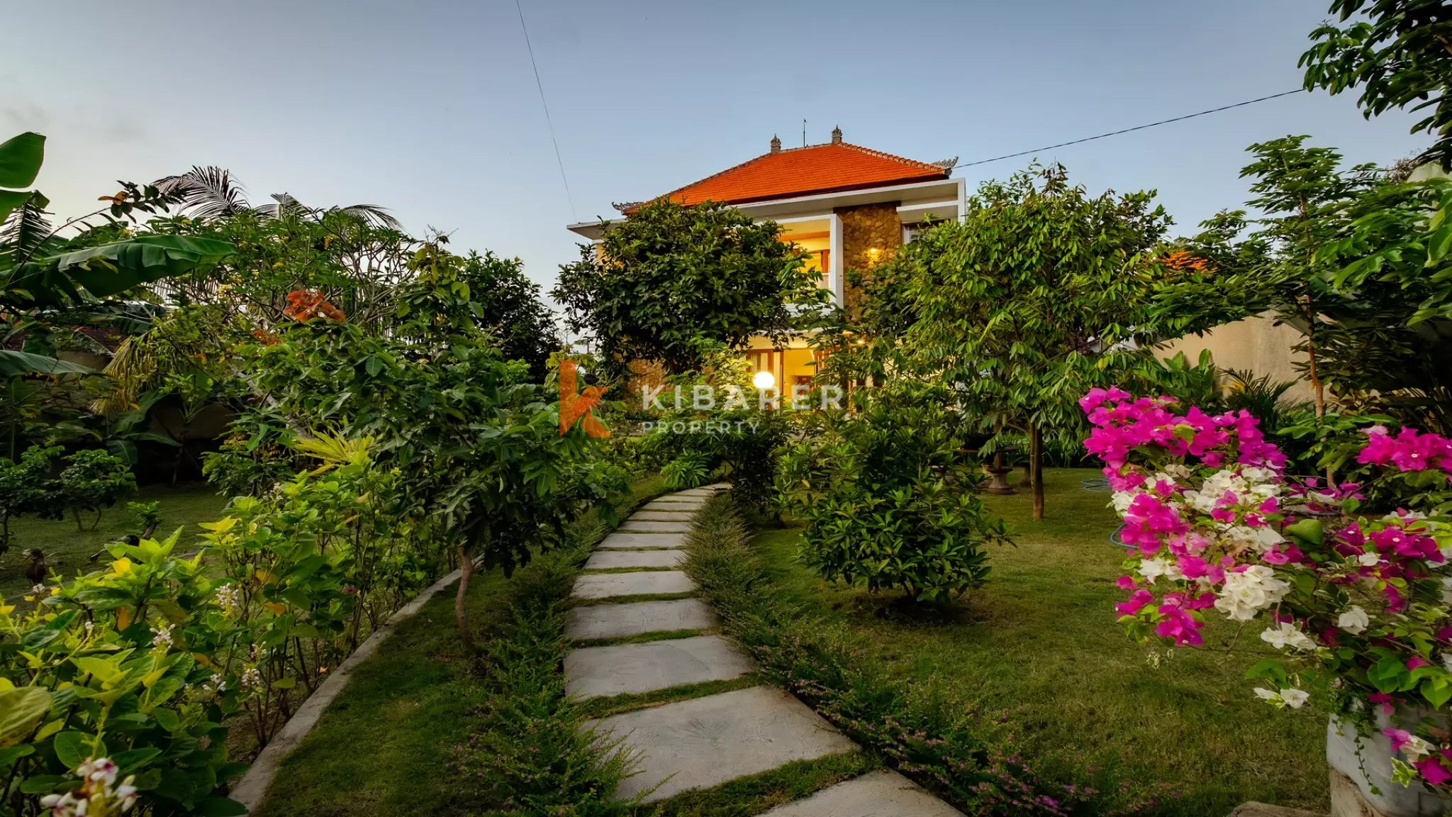 Charming Four-Bedroom Family Escape with Tropical Garden in Abiansemal