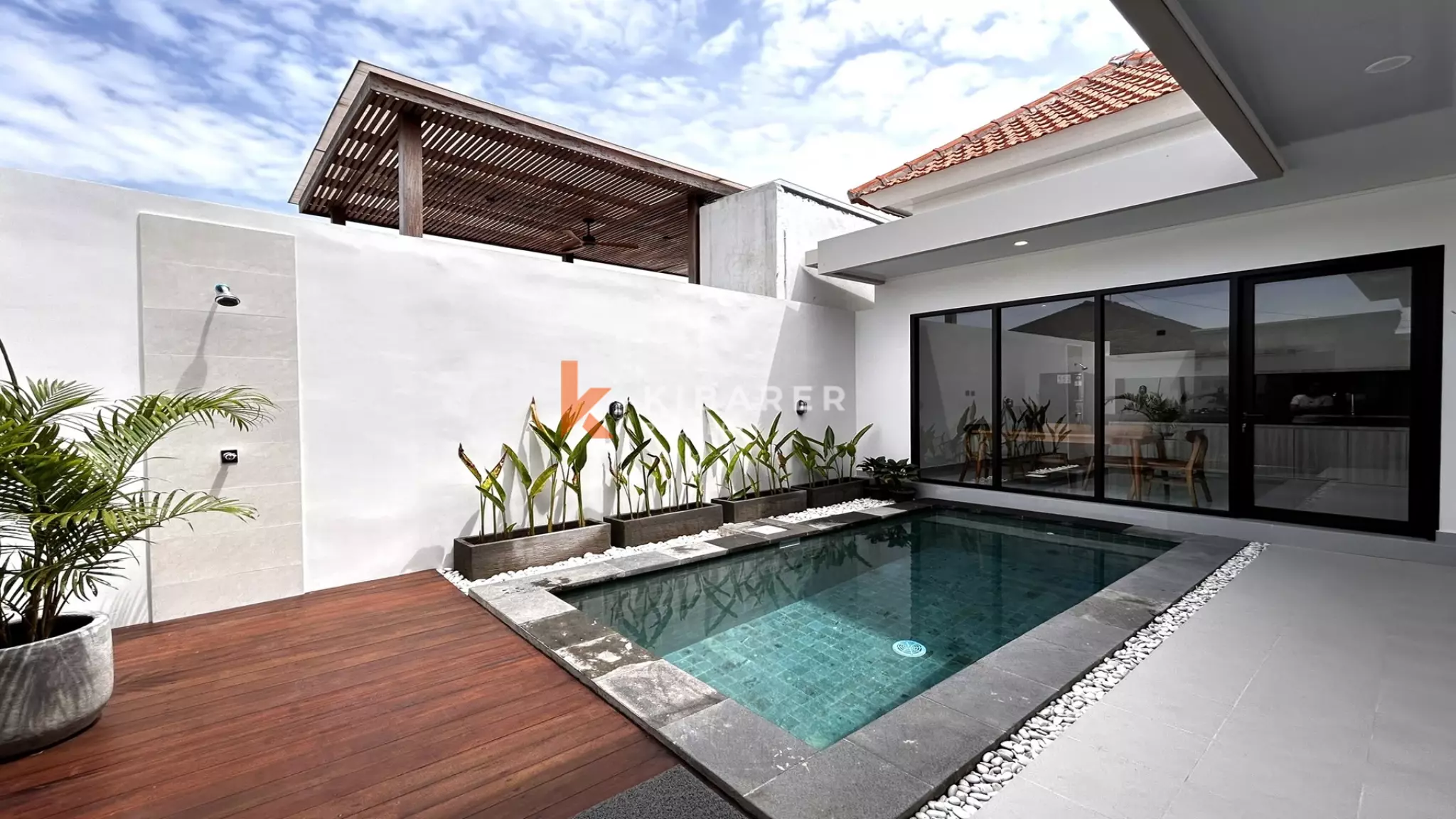 Relaxing Two-Bedroom Tropical Villa with Private Pool in Padonan