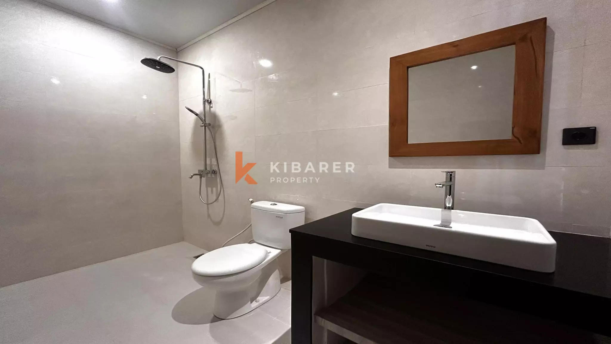 Relaxing Two-Bedroom Tropical Villa with Private Pool in Padonan