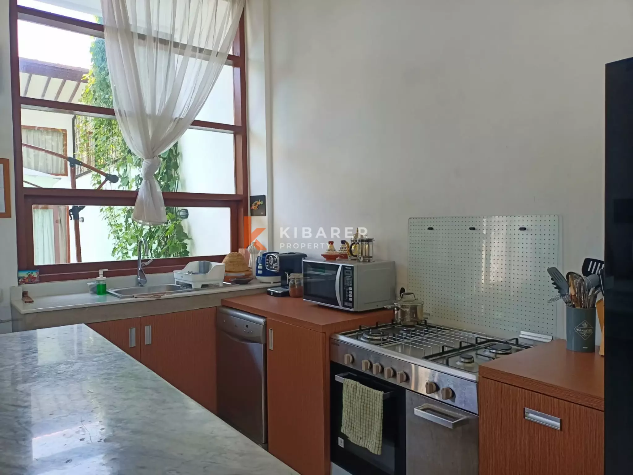 Charming Three-Bedroom Villa With Extra Multi Functional room in North Canggu